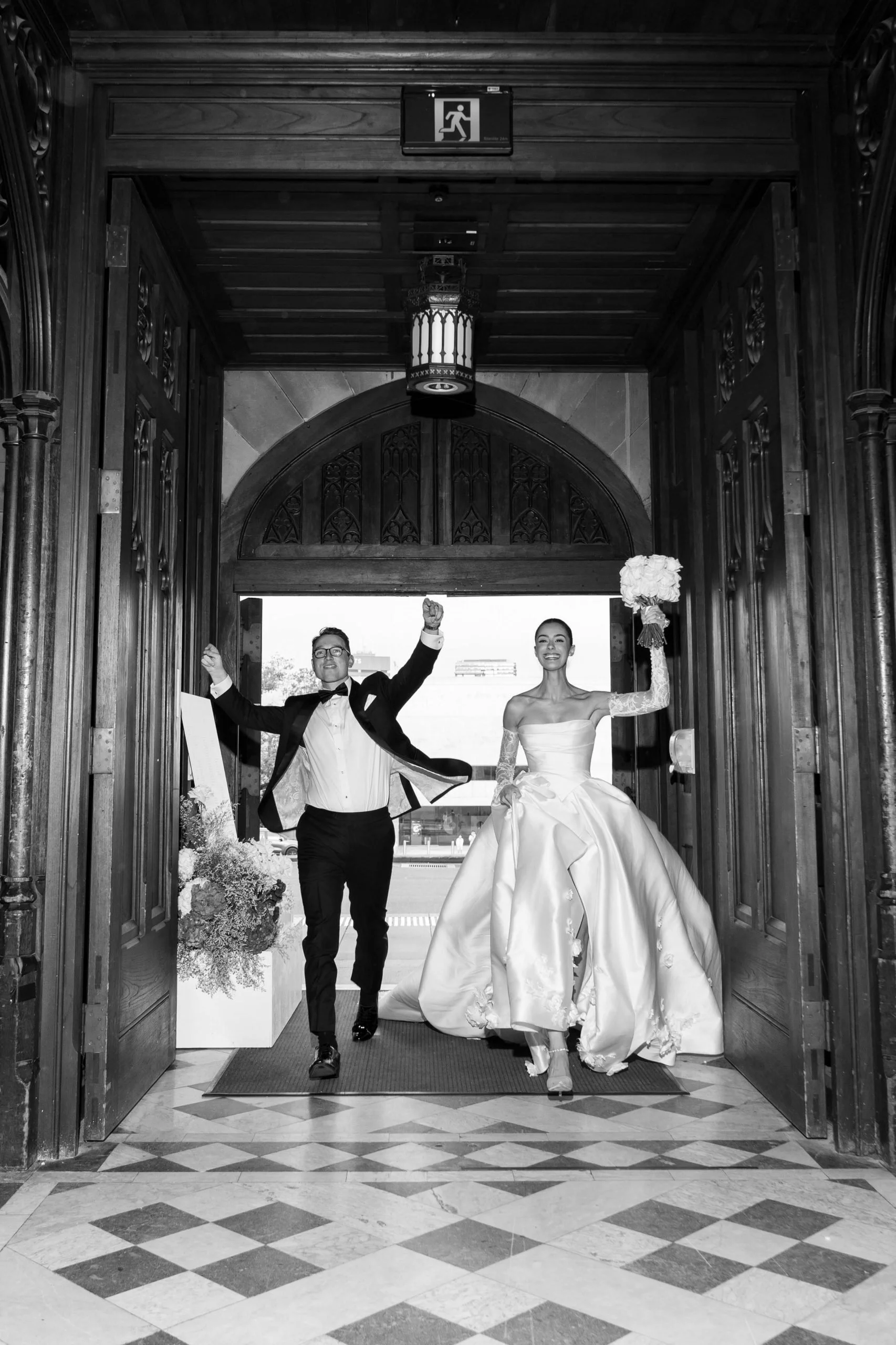SaltAtelier_SydneyWeddingPhotographer_TheGreatHall_UniversityOfSydney_AlexisCooper_98-scaled.jpg