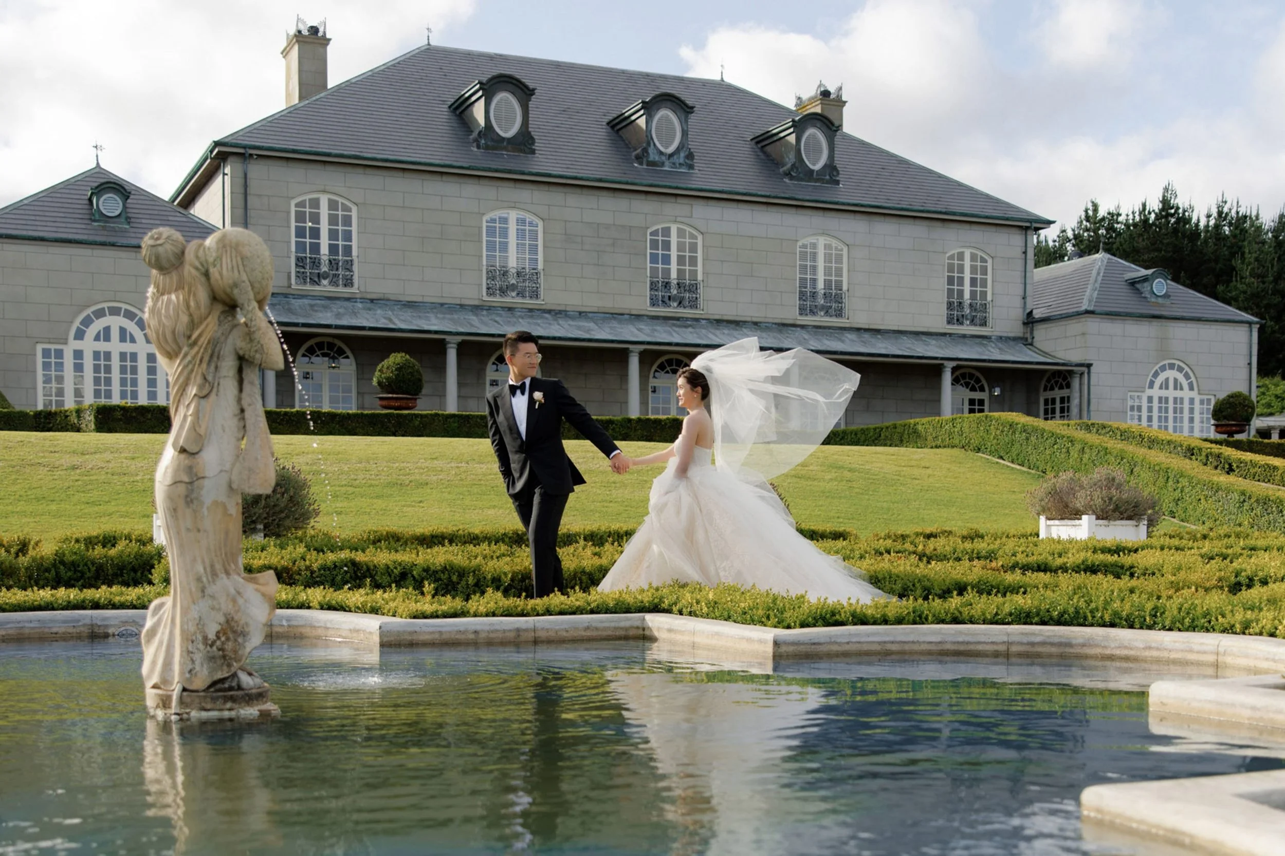 SaltAtelier_MelbourneWeddingPhotography_SydneyWeddingPhotographer_CampbellPointHouse_BellaRoy_Cover-scaled.jpg