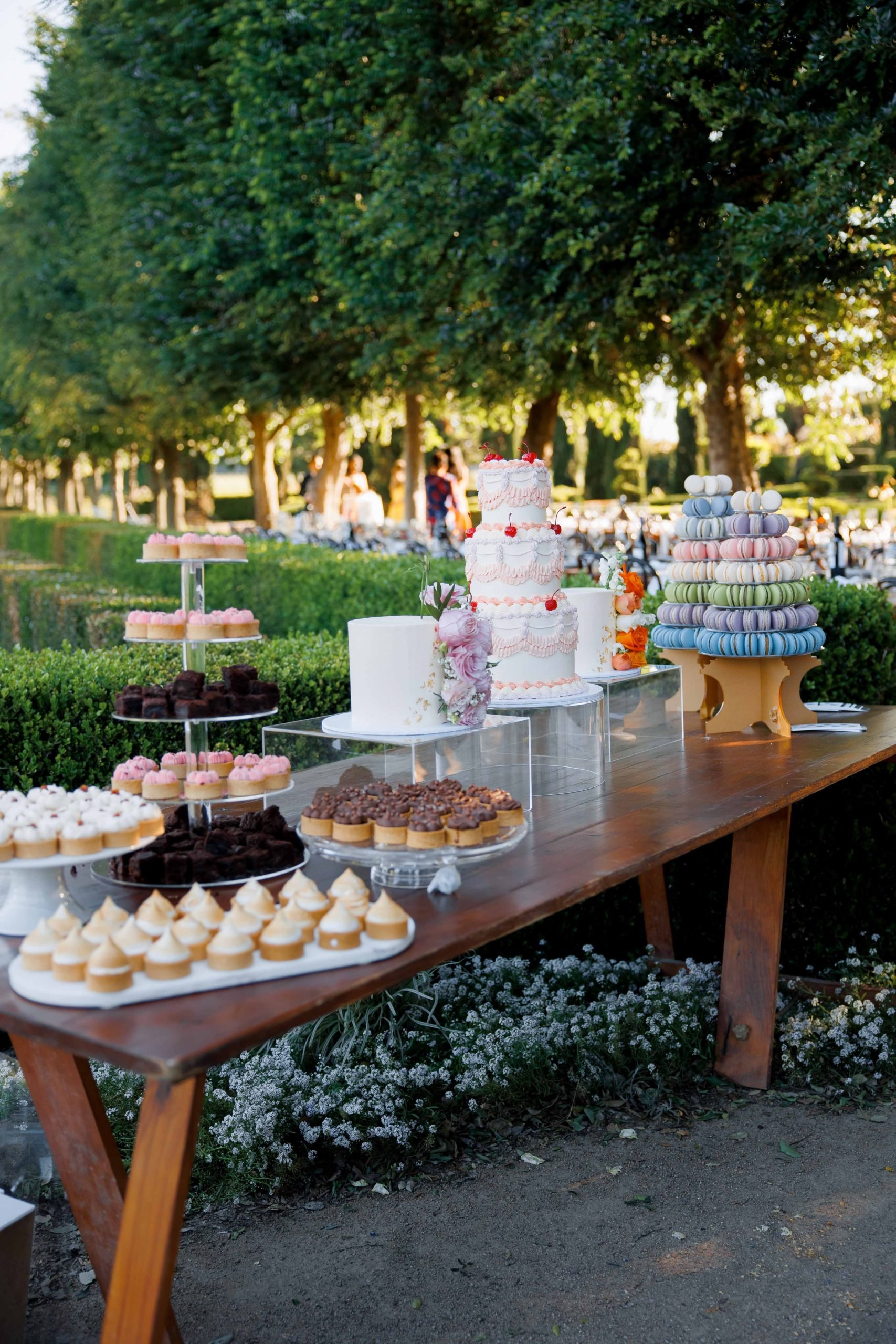 SaltAtelier_SydneyWeddingPhotographer_SydneyWeddingPhotography_MerribeeGardens_AileenJoshua_23-scaled.jpg