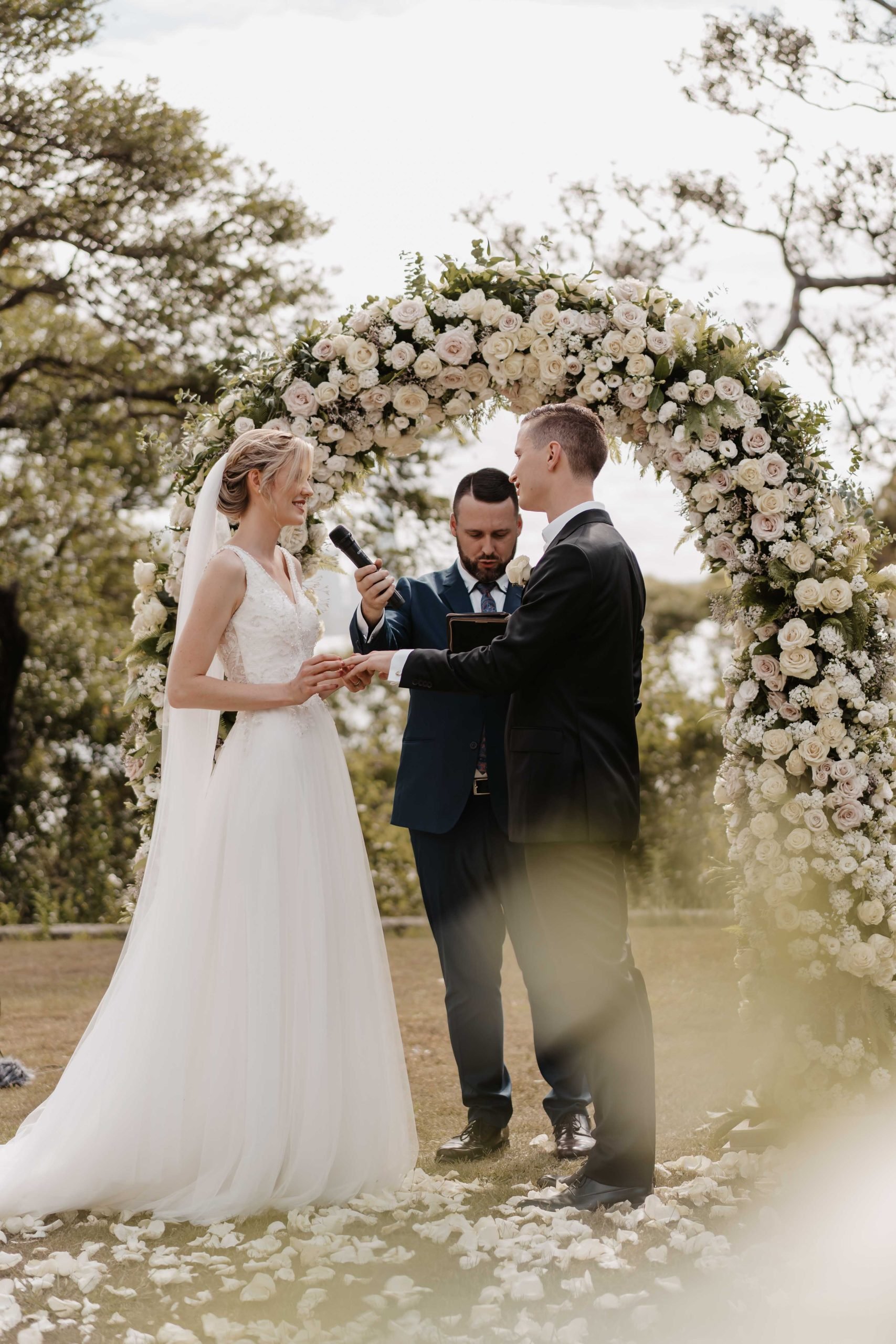 SaltAtelier_SydneyWeddingPhotographer_AtholHall_WeddingVenue_18-scaled.jpg