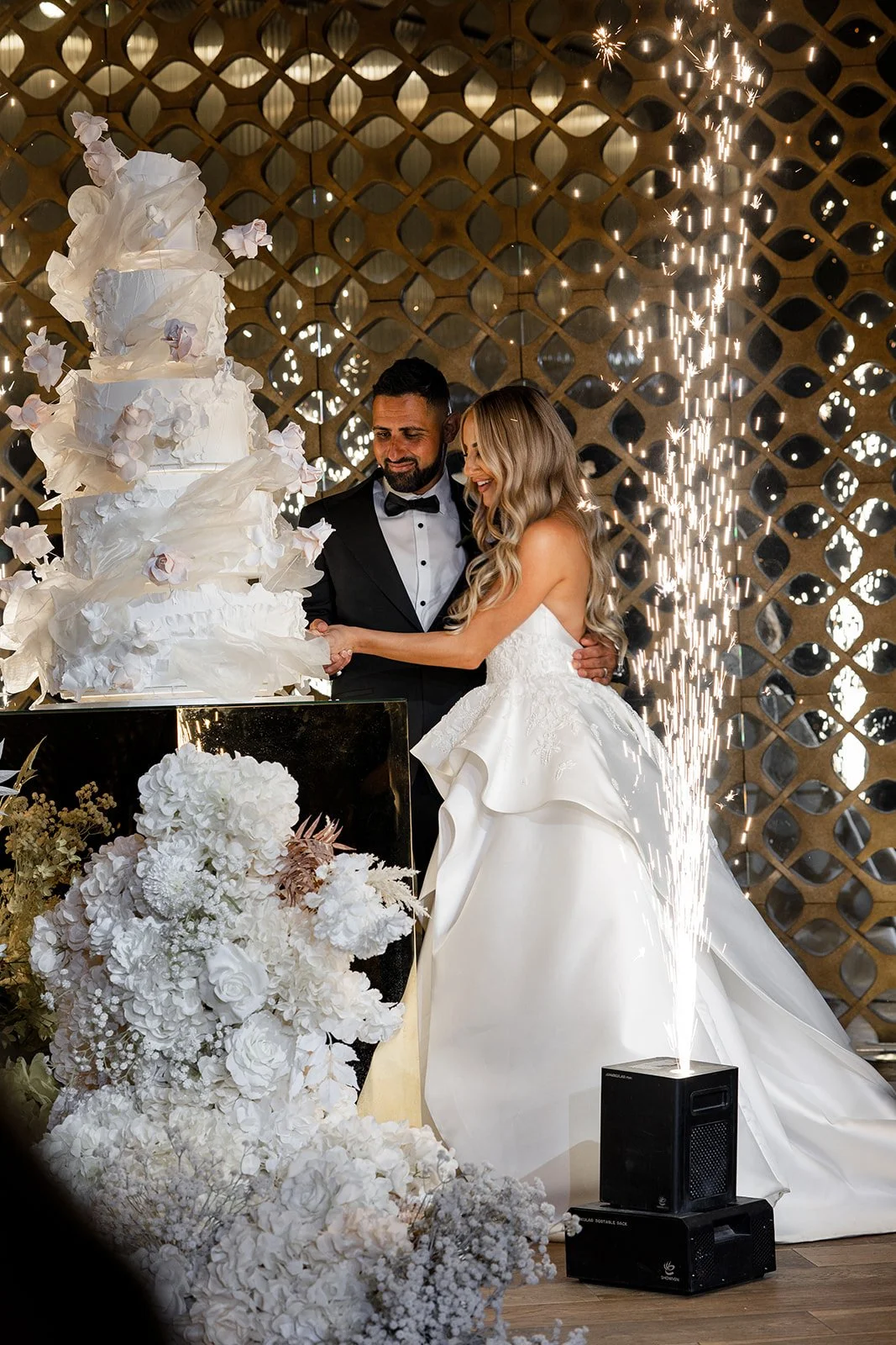 SaltAtelier_SydneyWeddingPhotographer_SydneyWeddingPhotography_WeddingVenue_TheLemnos_36.jpg