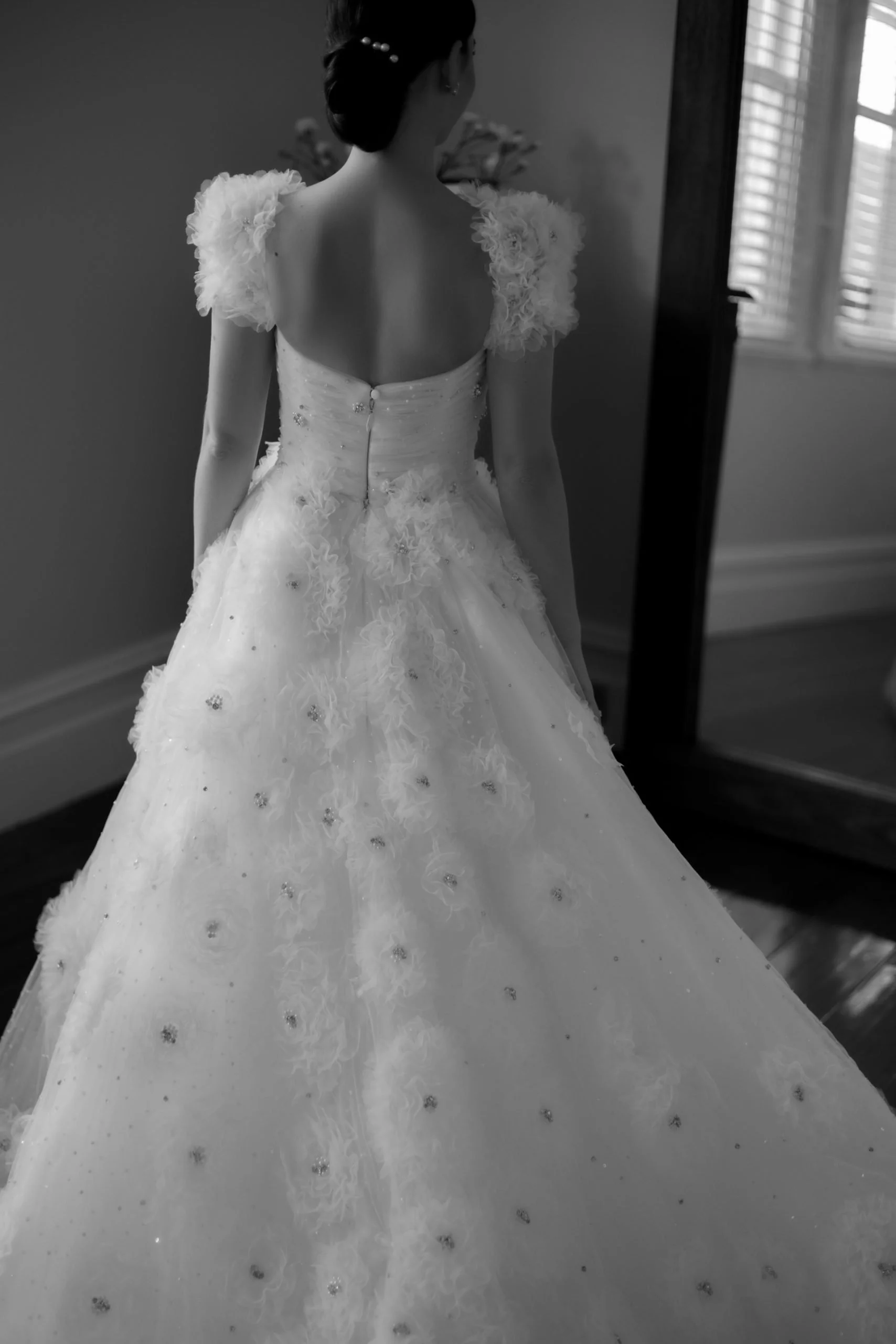 SaltAtelier_SydneyWeddingPhotographer_SydneyWeddingPhotography_TheEveleigh_TheGrounds_LeahMarcus_5-scaled.jpg