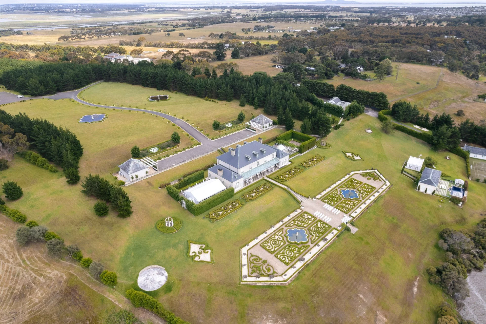 SaltAtelier_MelbourneWeddingPhotography_SydneyWeddingPhotographer_CampbellPointHouse_BellaRoy_17_2.jpg