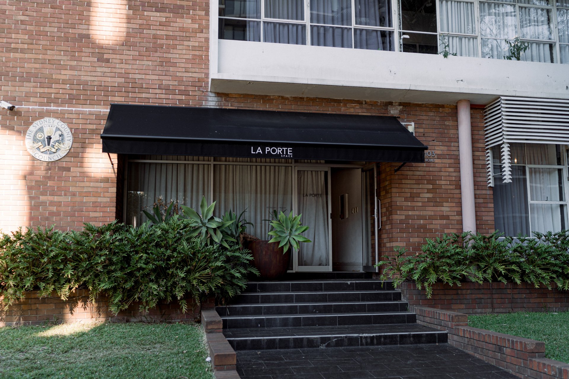 SaltAtelier_SydneyWeddingPhotographer_LaPorteSpace_LizJiho_1.jpg