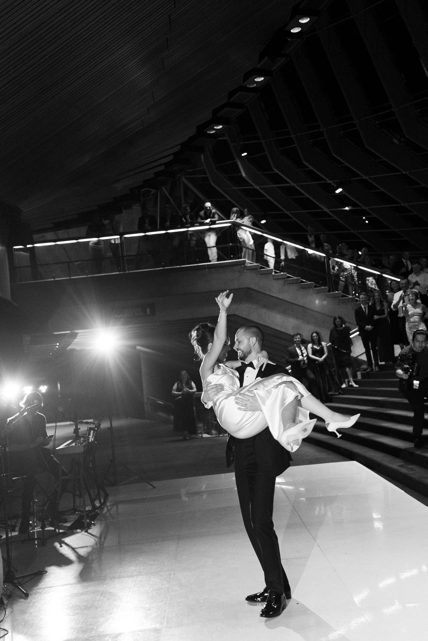 SaltAtelier_SydneyWeddingPhotographer_SydneyOperaHouse_GeorgiaSimon_2-scaled.jpg
