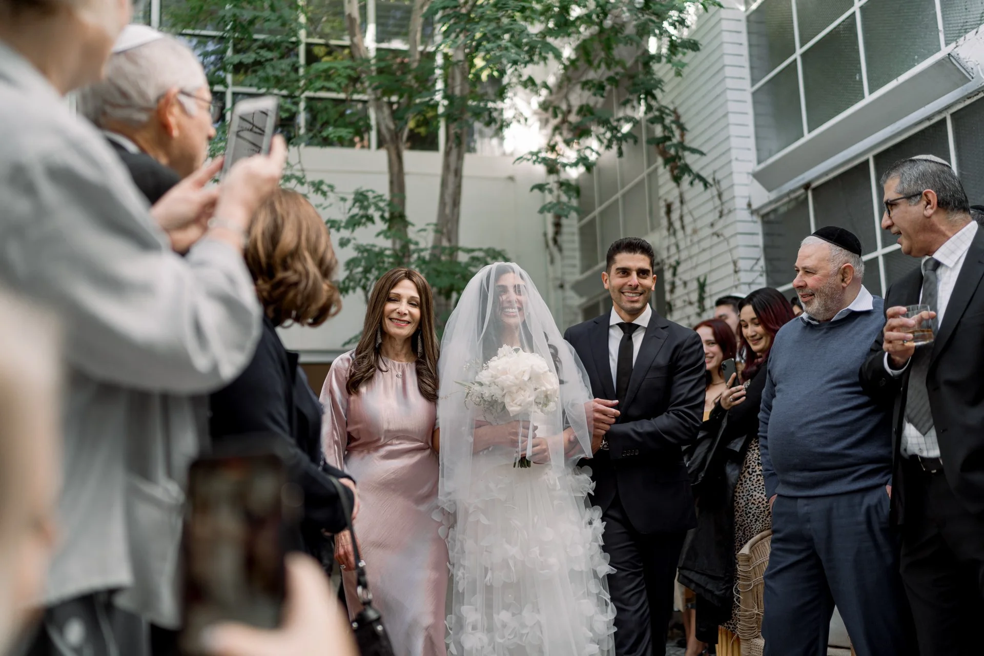 SaltAtelier_SydneyWeddingPhotographer_LaPorteSpace_LizJiho_69.jpg