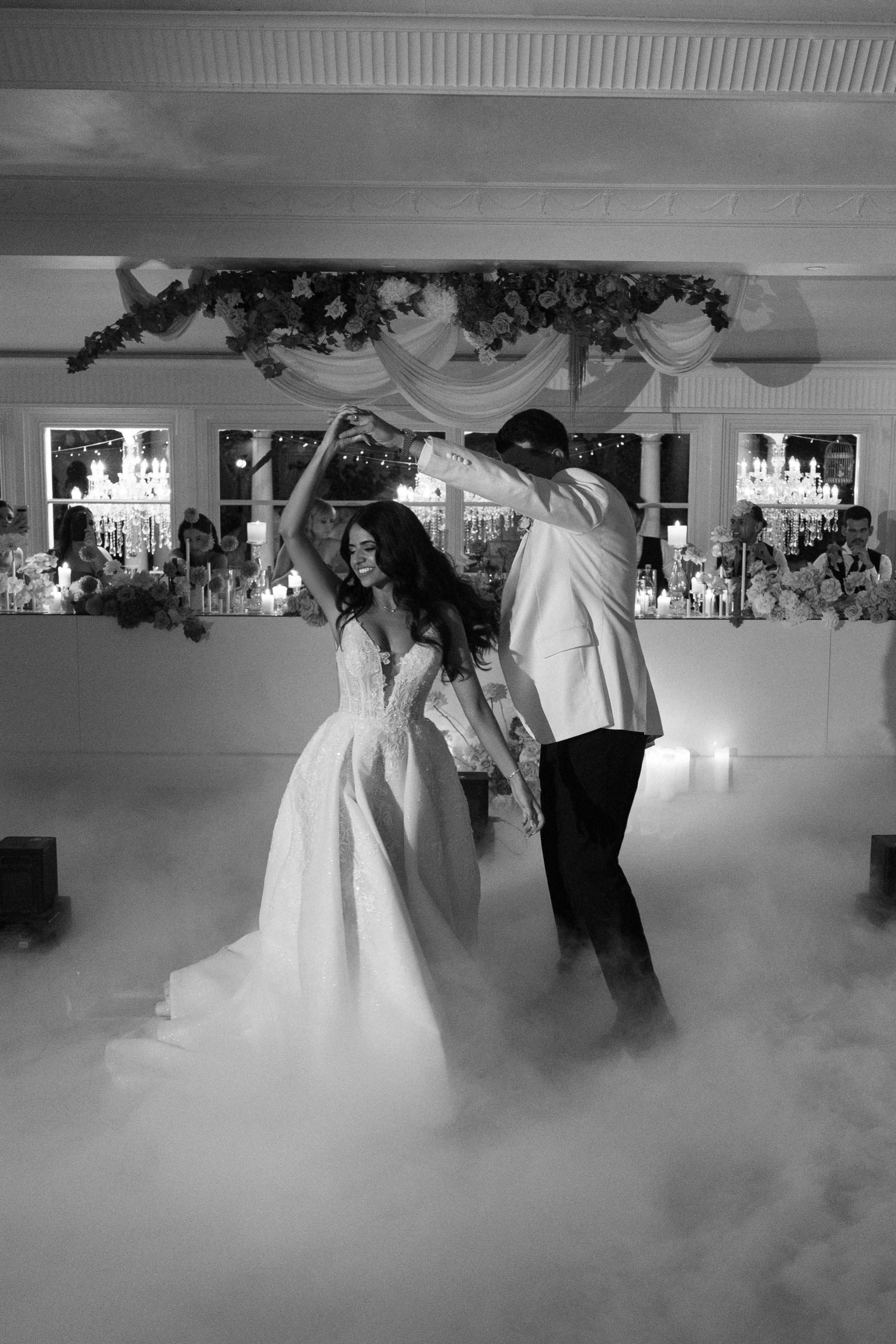 SaltAtelier_SydneyWeddingPhotographer_SydneyWeddingPhotography_OatlandsHouse_MoniqueAnthony_29-scaled.jpg