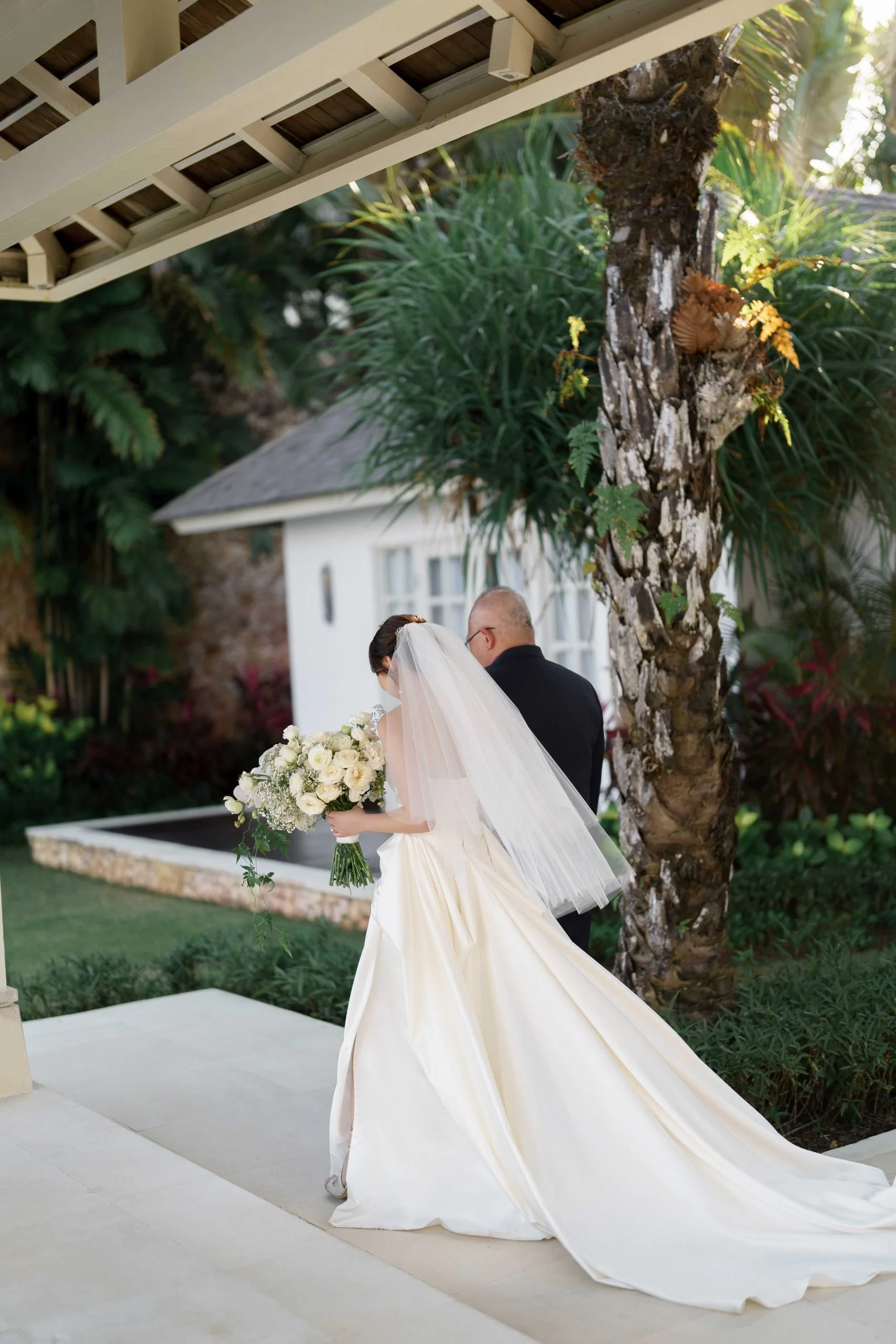 SaltAtelier_SydneyWeddingPhotographer_BaliWedding_TheUngasanWeddings_EinoJohnny_84-scaled.jpg