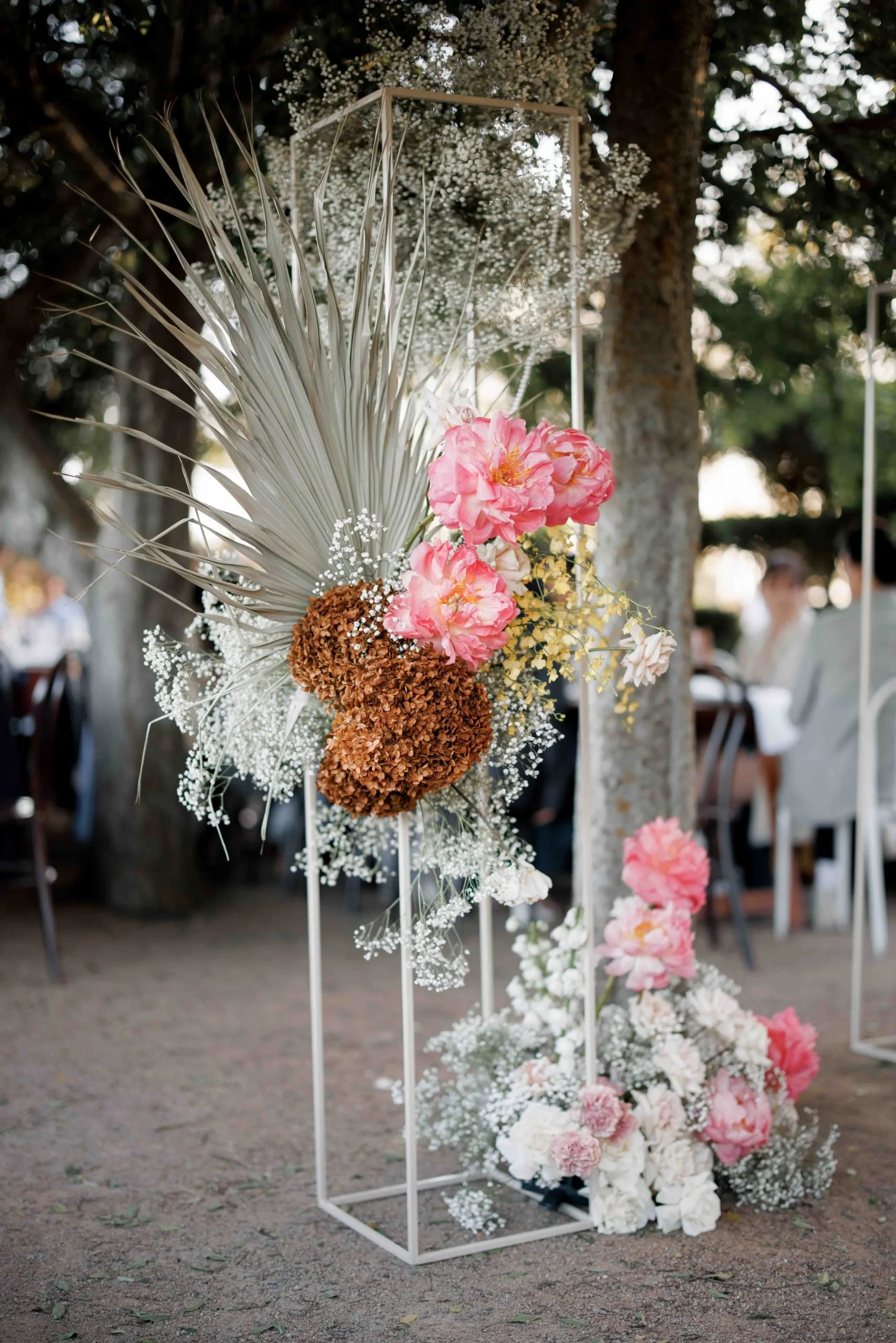 SaltAtelier_SydneyWeddingPhotographer_SydneyWeddingPhotography_MerribeeGardens_AileenJoshua_31-scaled.jpg