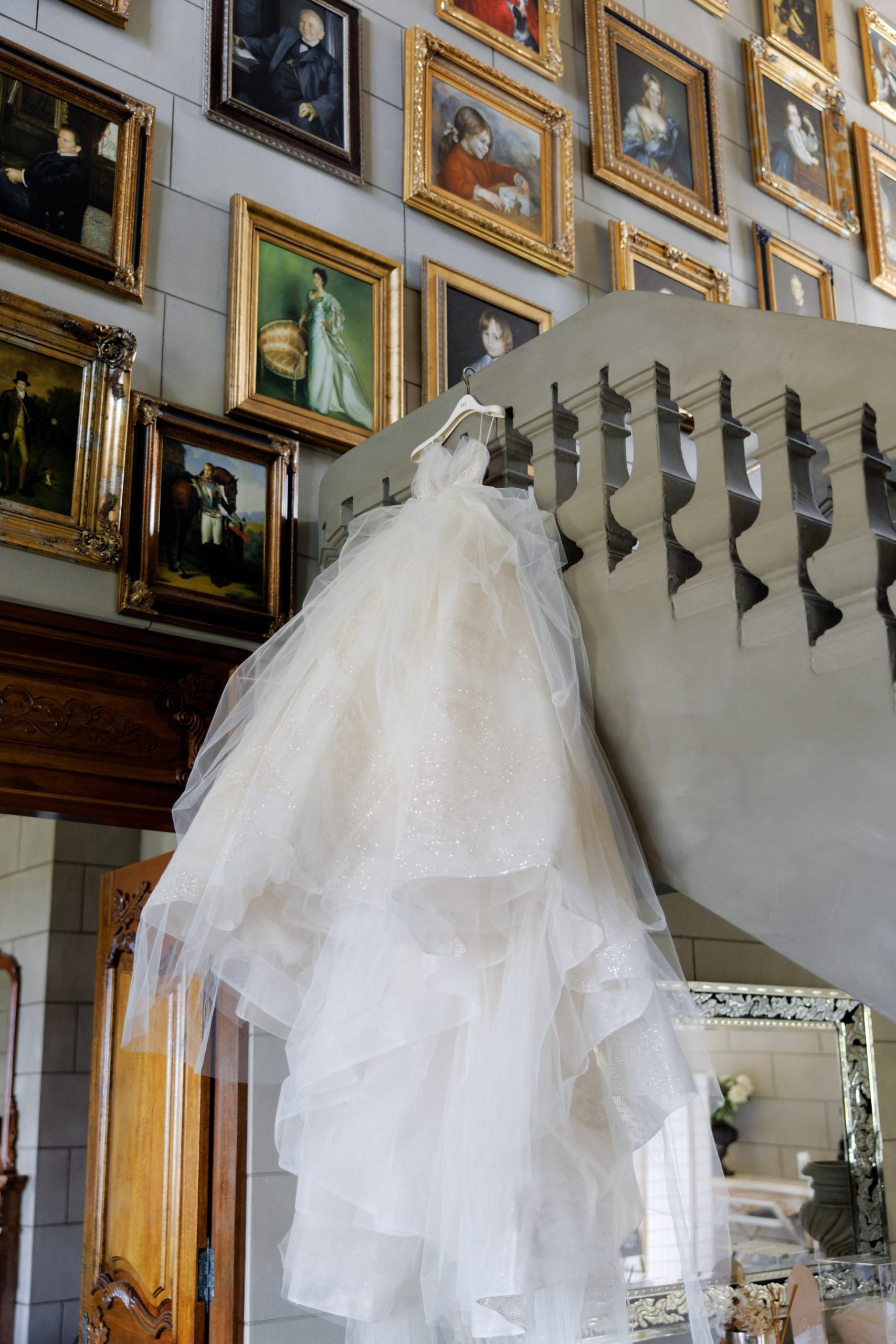 SaltAtelier_MelbourneWeddingPhotography_SydneyWeddingPhotographer_CampbellPointHouse_BellaRoy_39-scaled.jpg