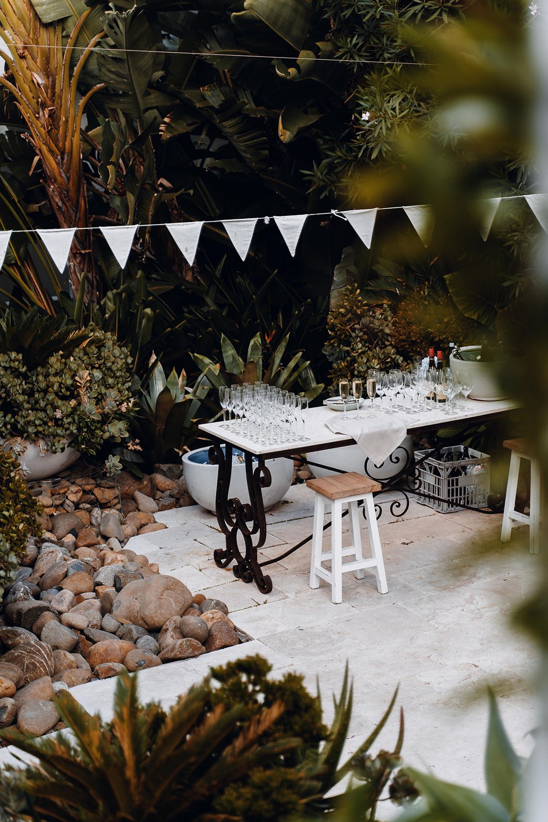 SaltAtelier_SydneyWeddingPhotographer_MobyDicksWhaleBeachWeddings_10.jpg