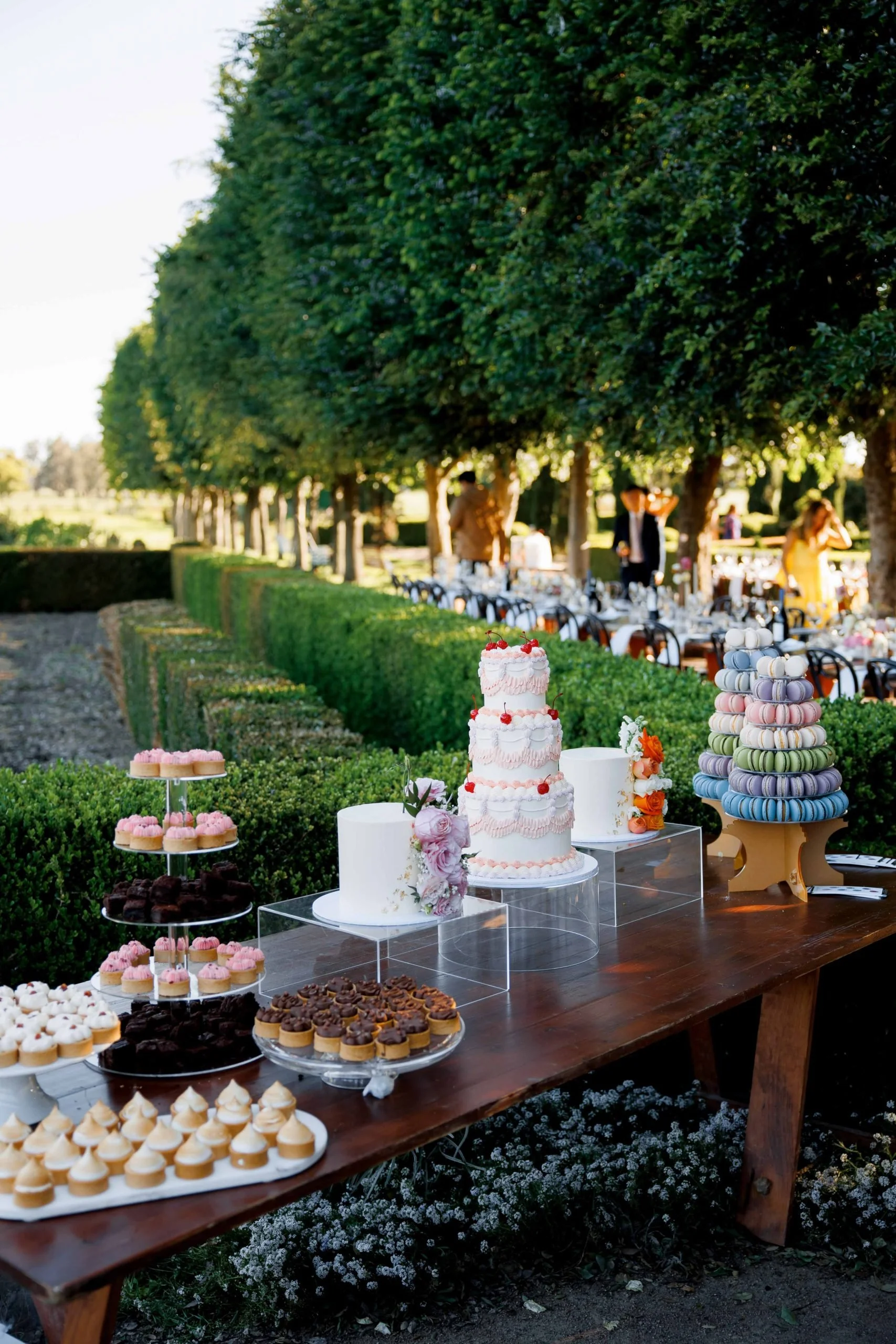 SaltAtelier_SydneyWeddingPhotographer_SydneyWeddingPhotography_MerribeeGardens_AileenJoshua_24-scaled.jpg