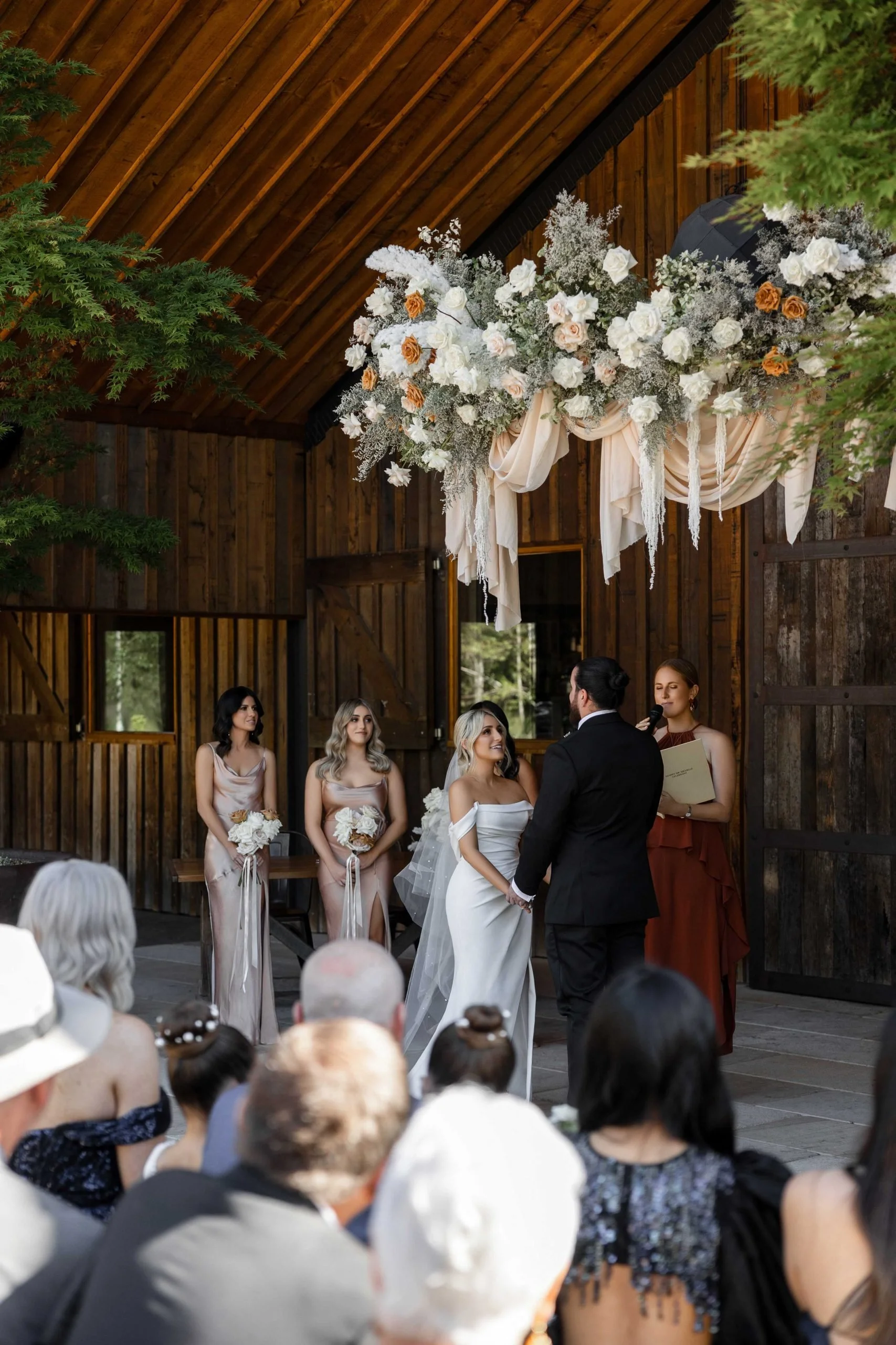 SaltAtelier_SydneyWeddingPhotography_SydneyWeddingPhotographer_BendooleyEstate_-StephanieSimon_12-scaled.jpg