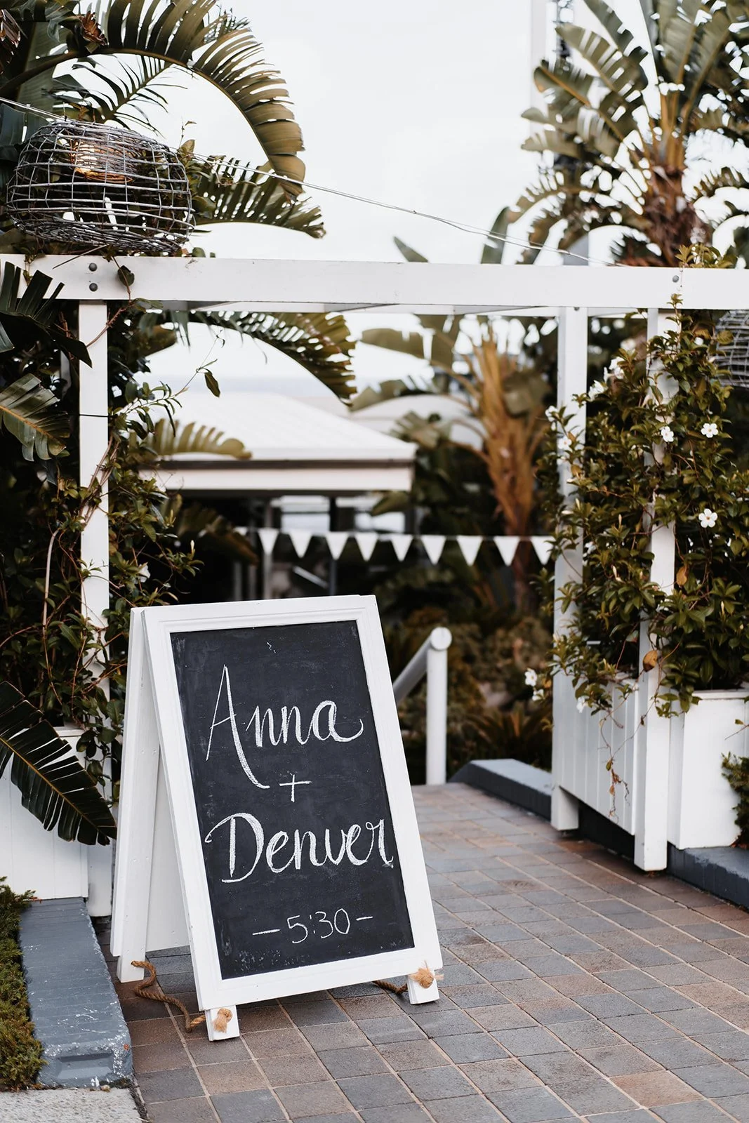 SaltAtelier_SydneyWeddingPhotographer_MobyDicksWhaleBeachWeddings_12.jpg