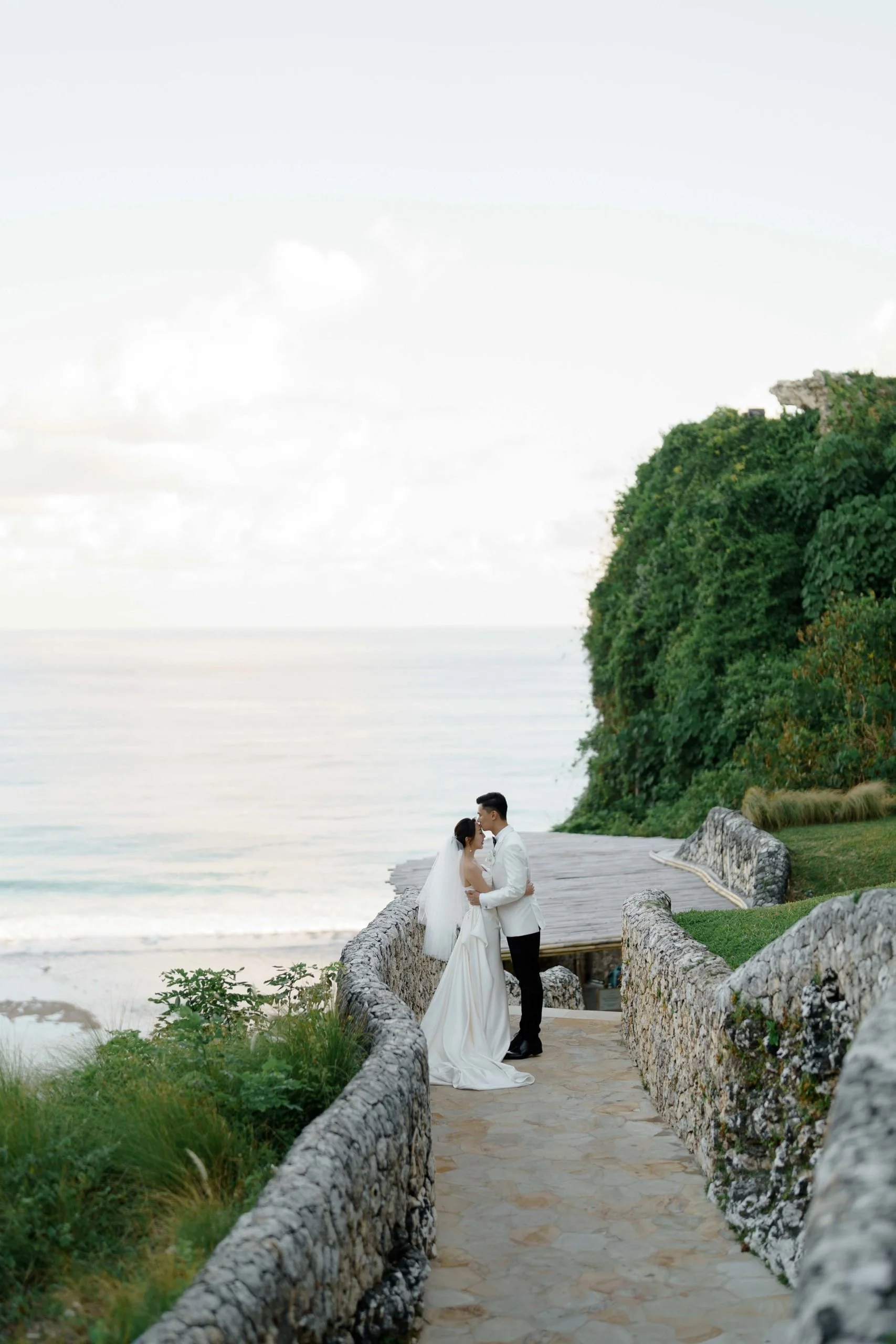 SaltAtelier_SydneyWeddingPhotographer_BaliWedding_TheUngasanWeddings_EinoJohnny_98-scaled.jpg