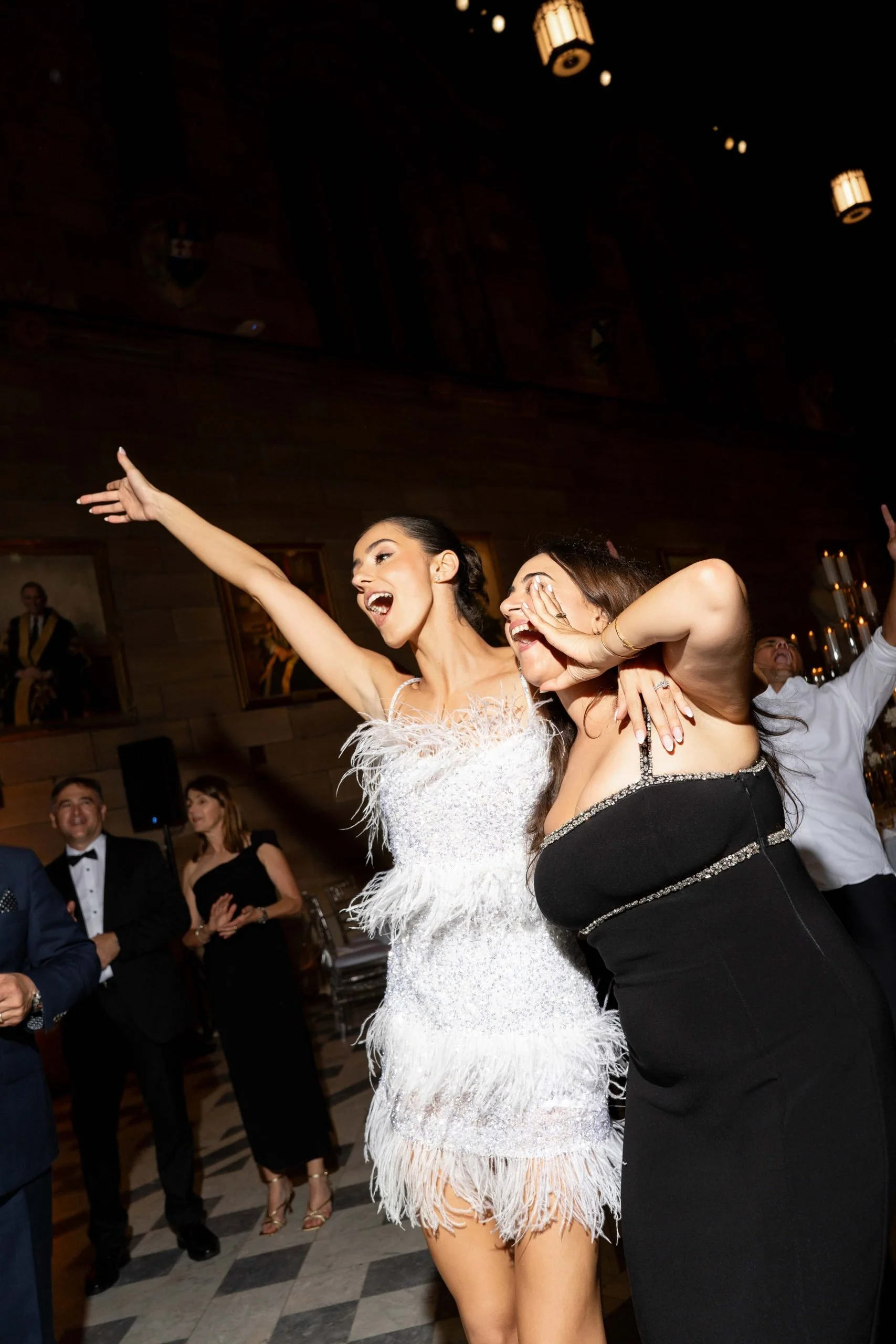 SaltAtelier_SydneyWeddingPhotographer_TheGreatHall_UniversityOfSydney_AlexisCooper_117-scaled.jpg