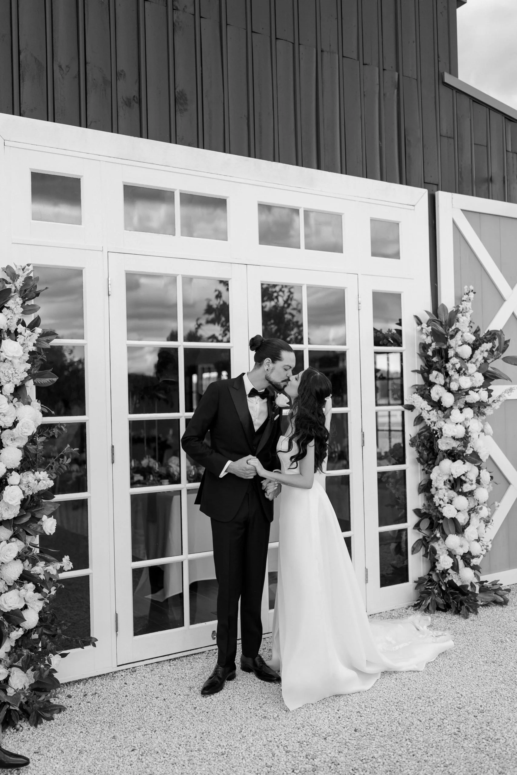 SaltAtelier_SydneyWeddingPhotography_SydneyWeddingPhotographer_DarkHorseVineyard_ElysiaSamuel_36-scaled.jpg