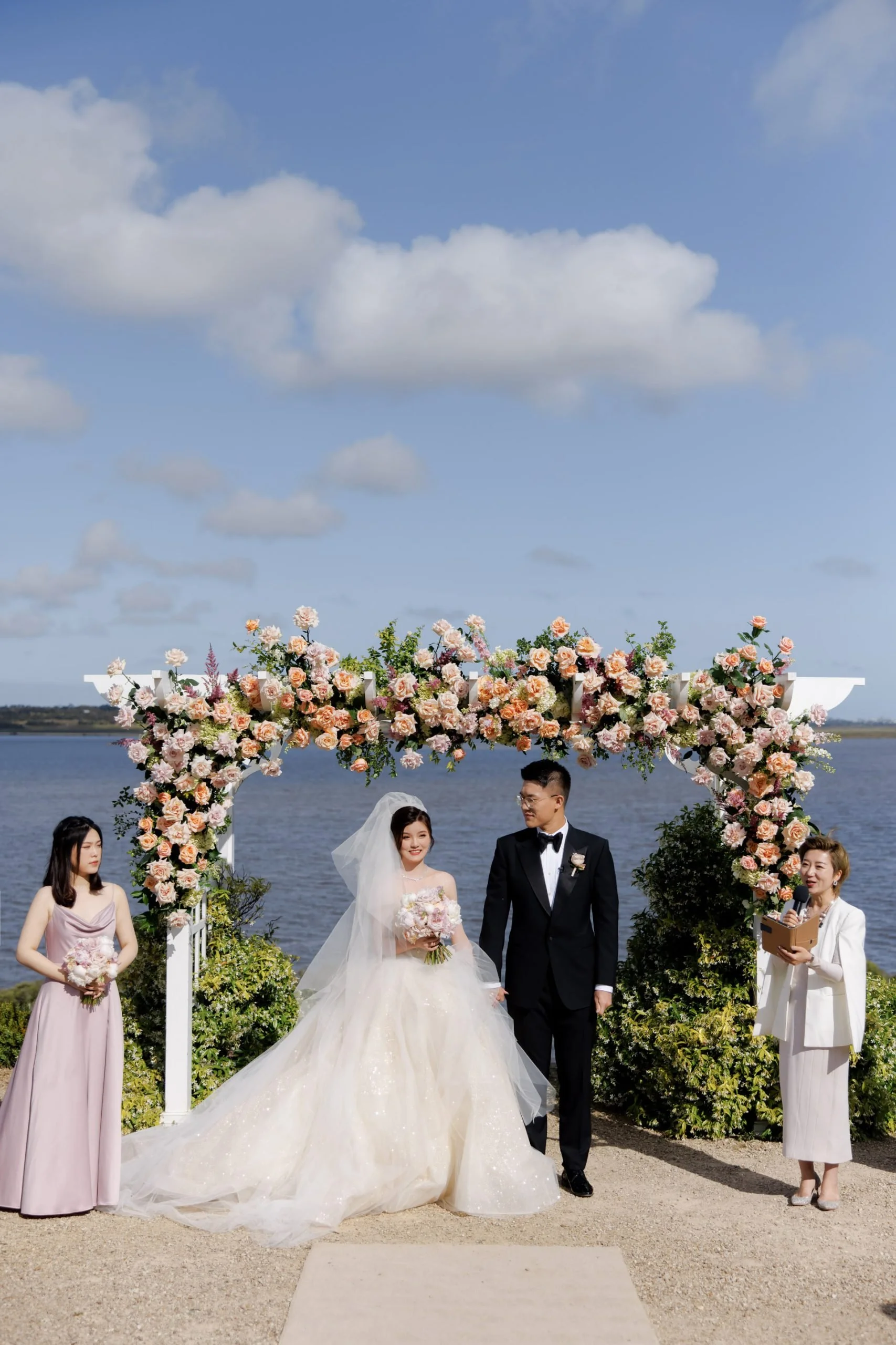 SaltAtelier_MelbourneWeddingPhotography_SydneyWeddingPhotographer_CampbellPointHouse_BellaRoy_60-scaled.jpg