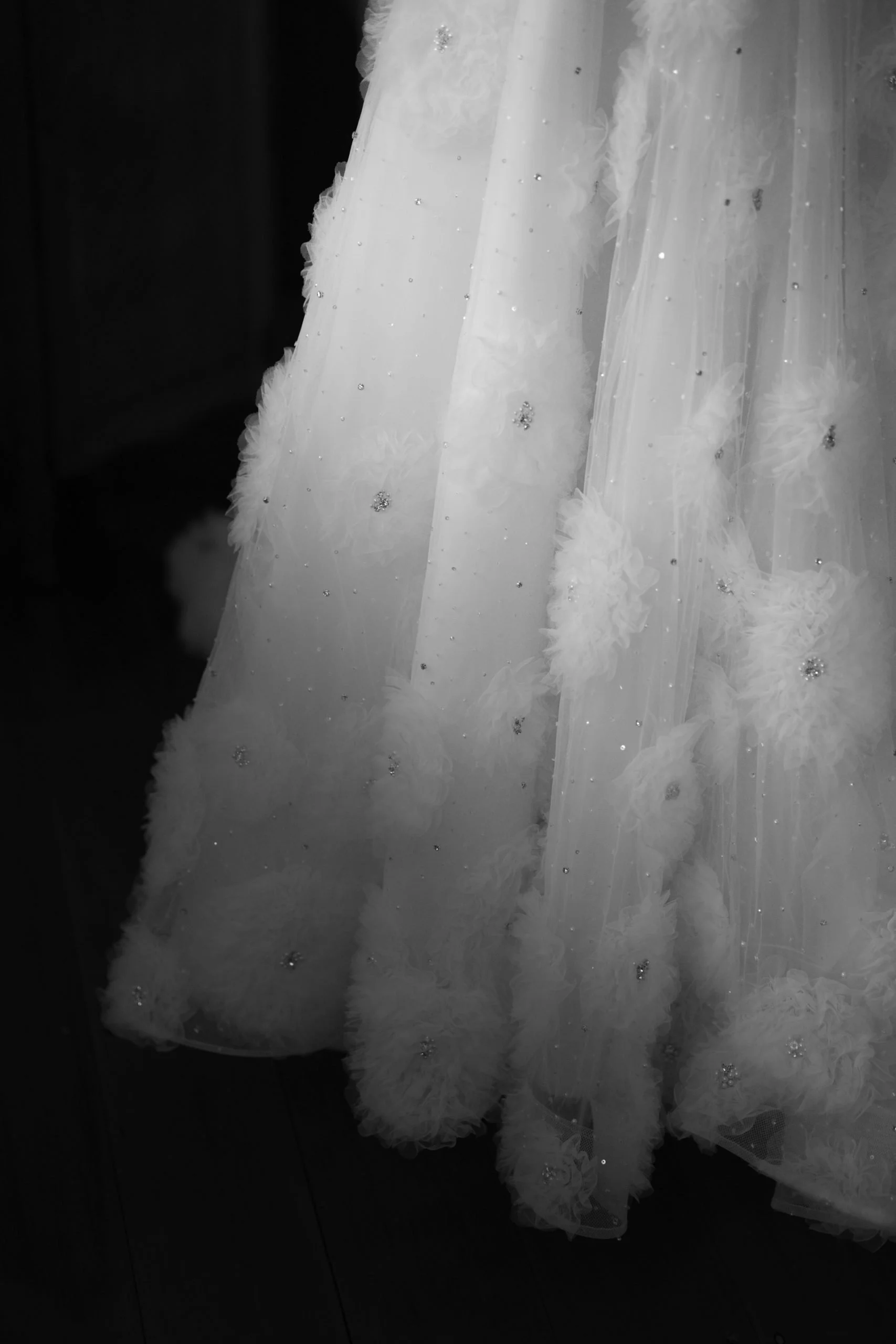 SaltAtelier_SydneyWeddingPhotographer_SydneyWeddingPhotography_TheEveleigh_TheGrounds_LeahMarcus_1-scaled.jpg