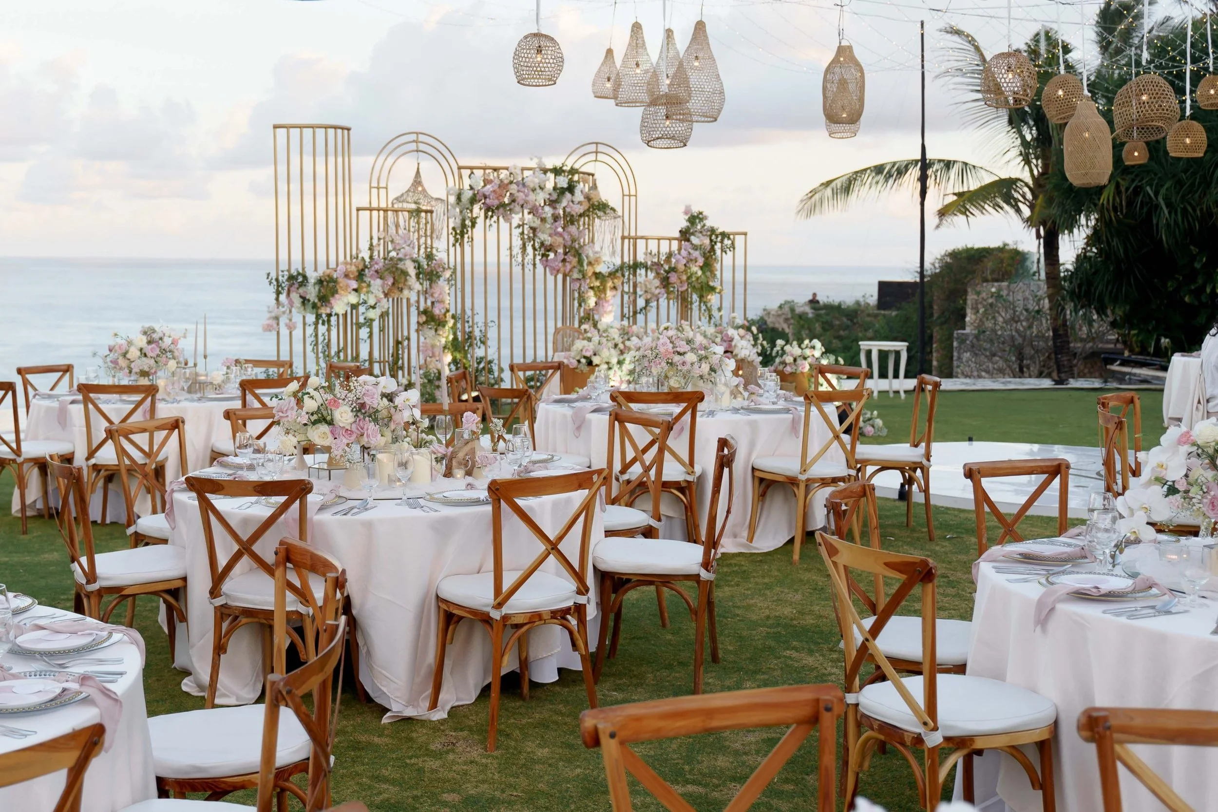 SaltAtelier_SydneyWeddingPhotographer_BaliWedding_TheUngasanWeddings_EinoJohnny_124-scaled.jpg