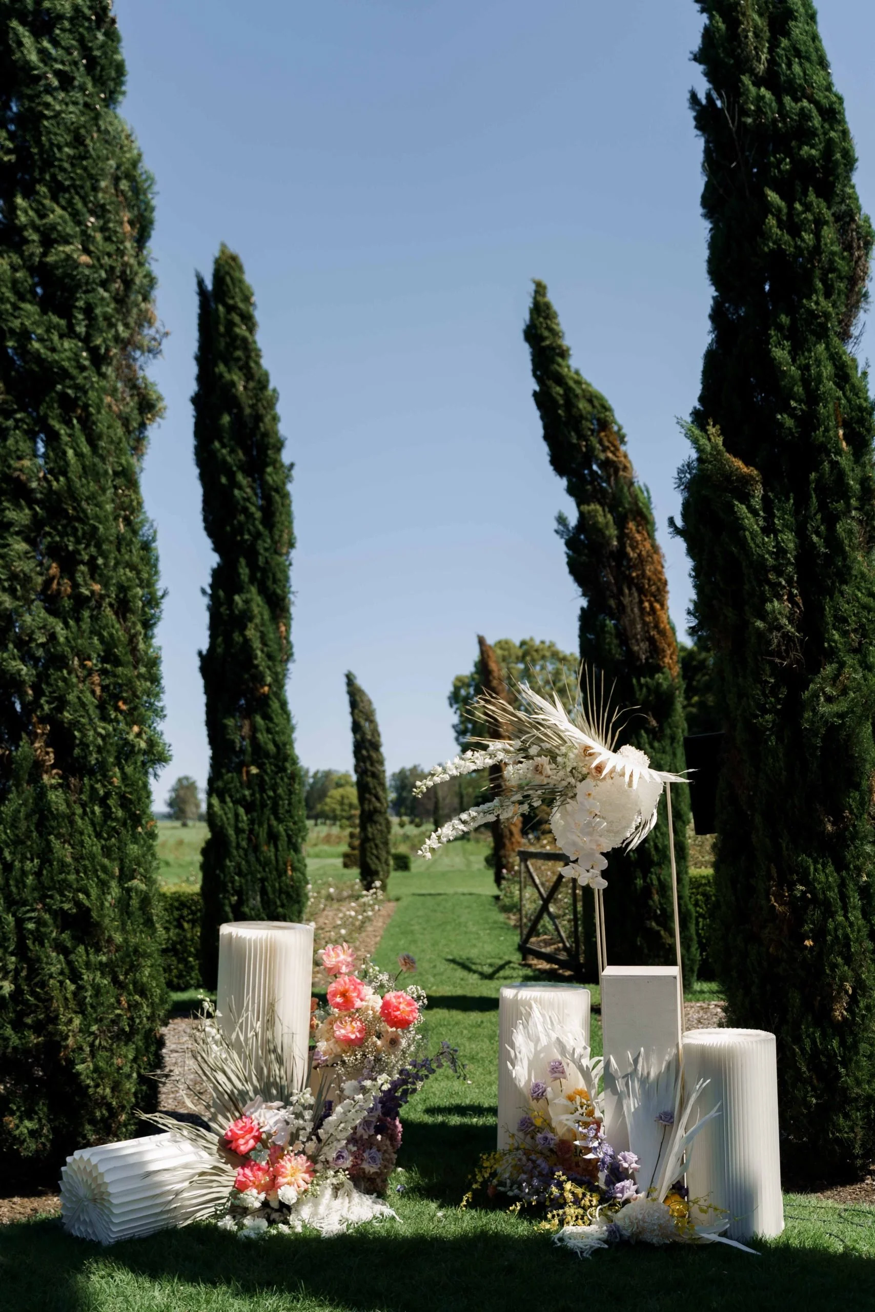 SaltAtelier_SydneyWeddingPhotographer_SydneyWeddingPhotography_MerribeeGardens_AileenJoshua_47-scaled.jpg