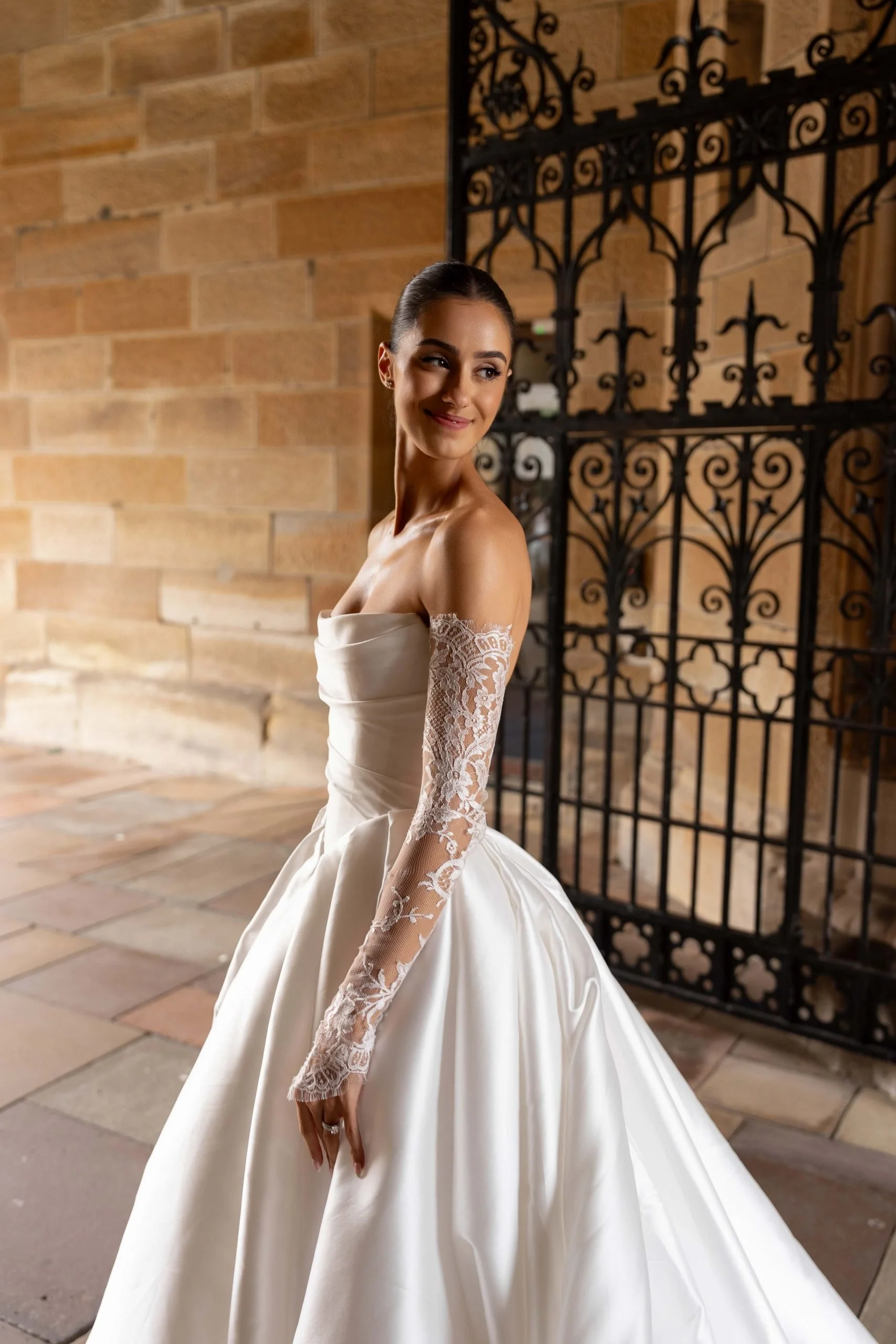 SaltAtelier_SydneyWeddingPhotographer_TheGreatHall_UniversityOfSydney_AlexisCooper_75-scaled.jpg