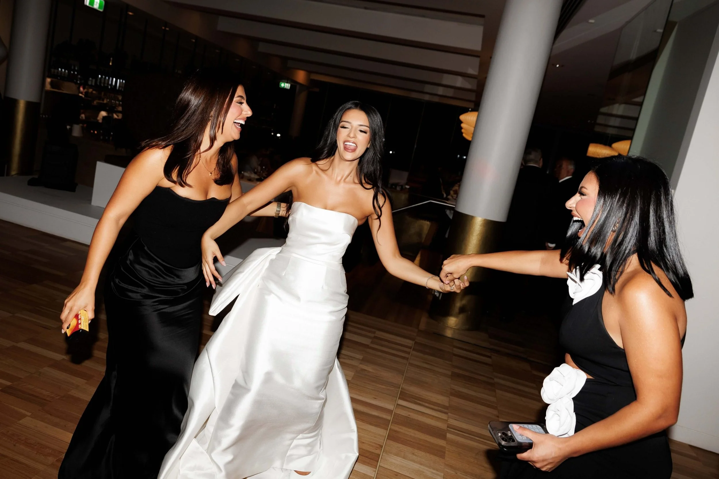 SaltAtelier_SydneyWeddingPhotographer_ArtGalleryOfNSW_JessicaNicholas_24-scaled.jpg