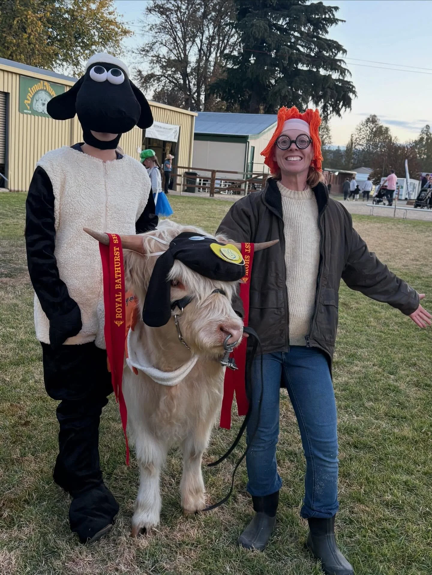 Bathurst show day 1:
Can you guess who we are? 
2nd place winners that&rsquo;s who! 🥈

Credit to @emwillott &amp; @ameliawillott for creating this legendary costume, can&rsquo;t wait to see what they come up with next year 🙊