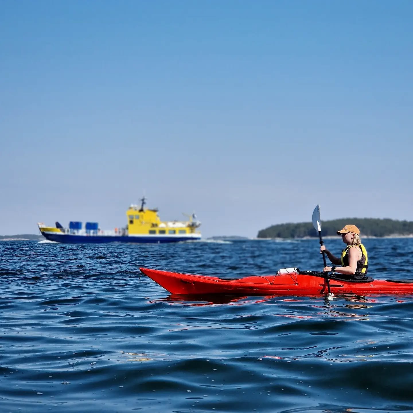 Join us on a 6 hours seakayaking tour directly from the kayakbeach in Nagu next saturday. 

This tour demand that you can handle your kayak and know the basics, you can still be a beginner or a more experienced paddler. Our proffesionals guides will 