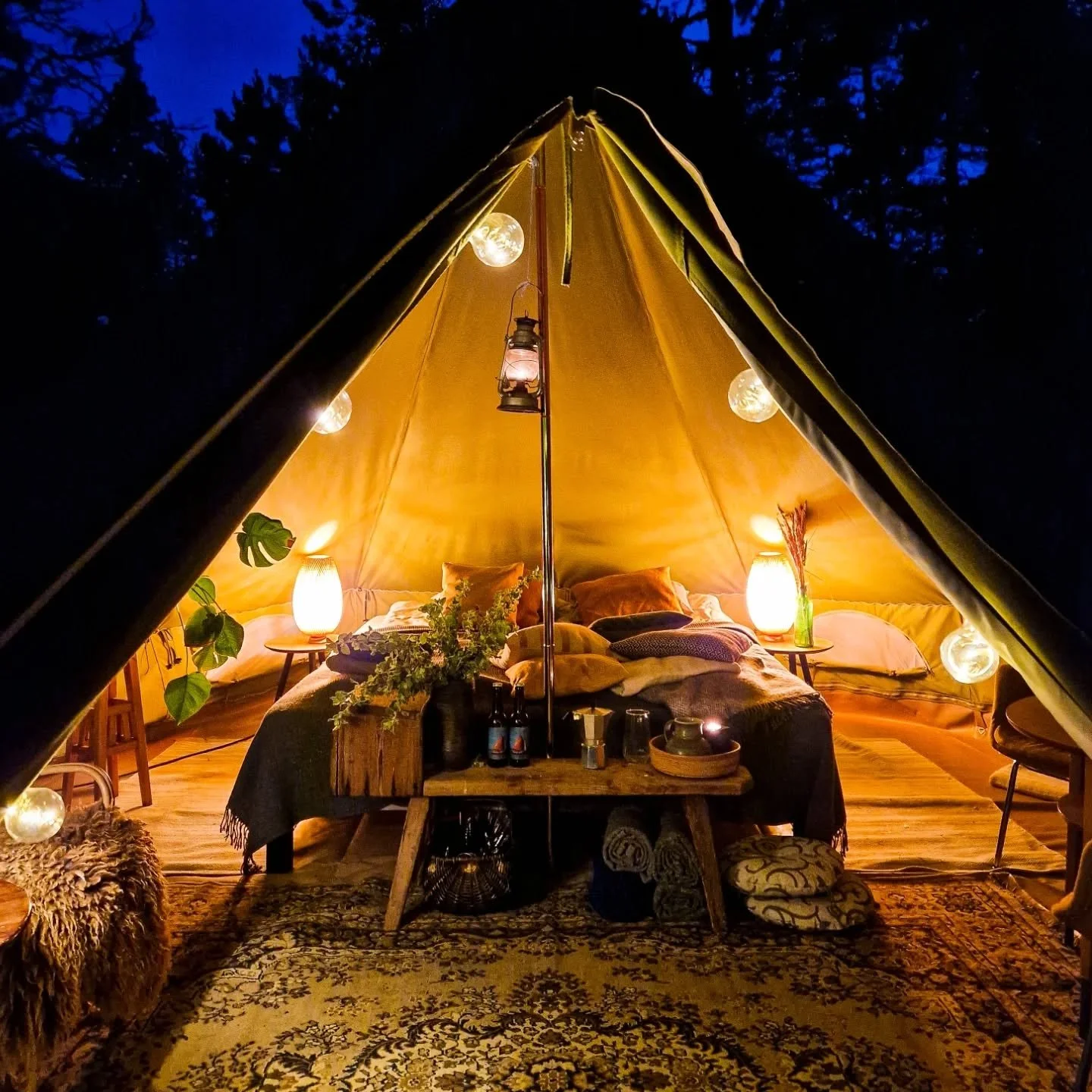 Yhdist&auml; merimelonta ja Glamping-y&ouml; Br&auml;nnsk&auml;riss&auml; &ndash; t&auml;ydellinen tapa kokea Suomen saaristo. 🌿🌊☀️ P&auml;&auml;t&auml; p&auml;iv&auml; rentouttavassa iltasaunassa! 🔥

Combine sea kayaking with a Glamping stay on B