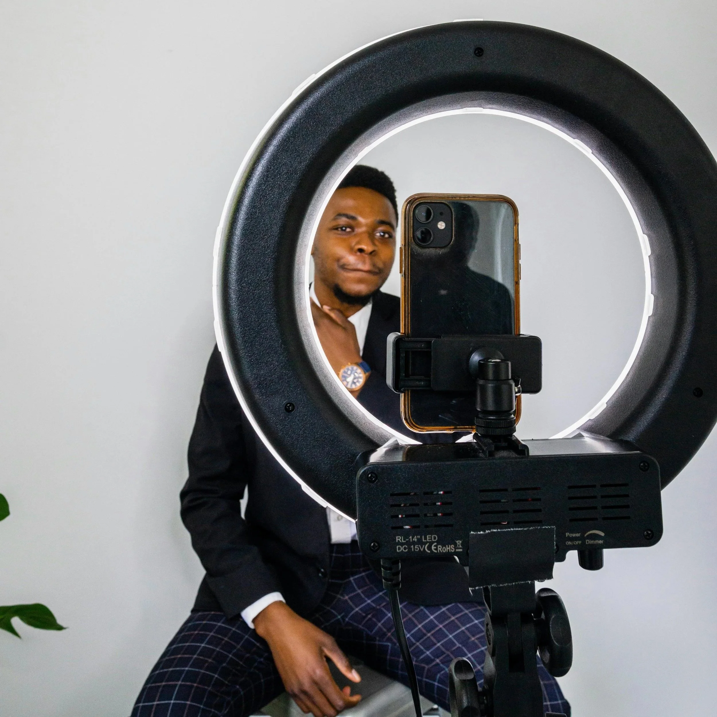 Live Shopping Engagement Strategies That Turn Viewers Into Buyers