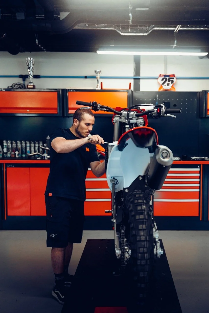 KTM-04023 - Grande.jpeg