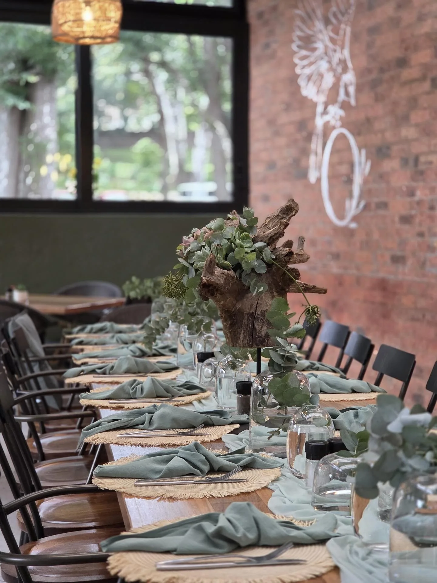 We&rsquo;re excited to host @thomasmorecollege_kzn_sa today. &lsquo;Tis the season to be jolly!

#cafesparrow #yearendparty #happyholidays #teacherappreciation