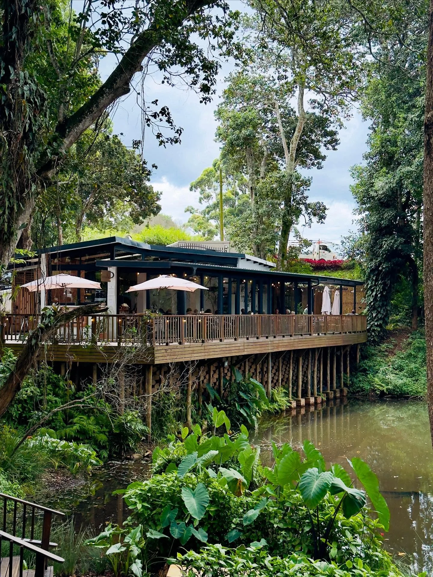 Caf&eacute; Sparrow is situated in Hamilton Business Park, 6 Old Main Road, Gillitts. Life is a great caf&eacute;&hellip;

#cafesparrow #cafelife #thingstodoindurban #whatsondurban