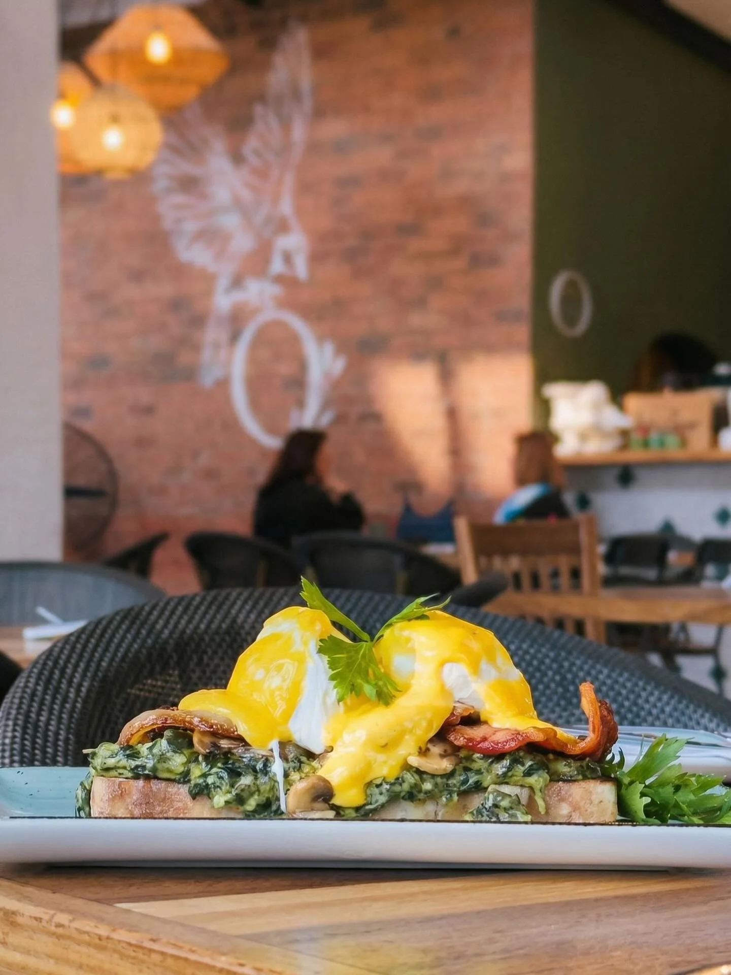 Lazy mornings call for delicious breakfasts. Our Sparrow Benedict is a firm favourite! 

#cafesparrow #breakfastisserved #eggsbenedict