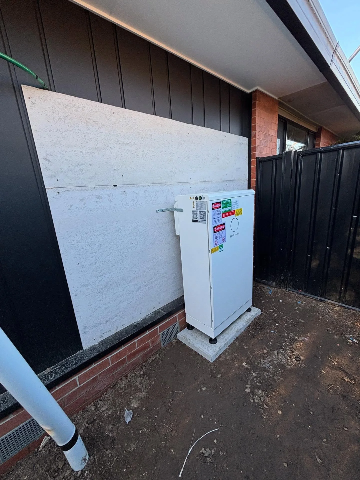 Energy Storage Upgrade 🔋✨

We&rsquo;ve just completed the installation of a Sonnen 11kW HV battery system, giving our clients reliable energy storage with cutting-edge technology.

This system stores surplus solar power for use when it&rsquo;s neede