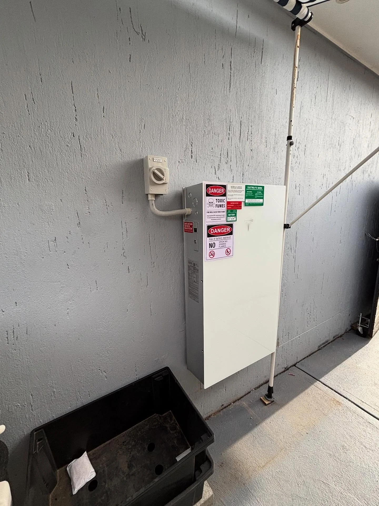 ⚡ Tesla Powerwall 3 Installation Complete! ⚡

Another home future-proofed with the latest Tesla Powerwall 3 🔋💡

This sleek system not only looks the part, but also provides:
✅ Reliable backup power during outages
✅ Maximum self-consumption of solar