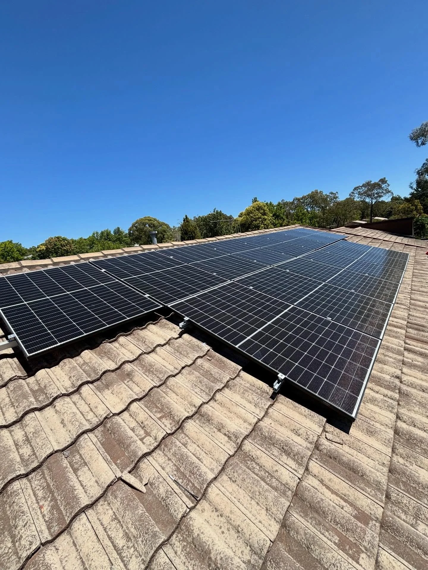 Another one done ✅ 

6.16KWH for our clients in Latham ☀️ 

Sungrow 5kwh inverter 💥