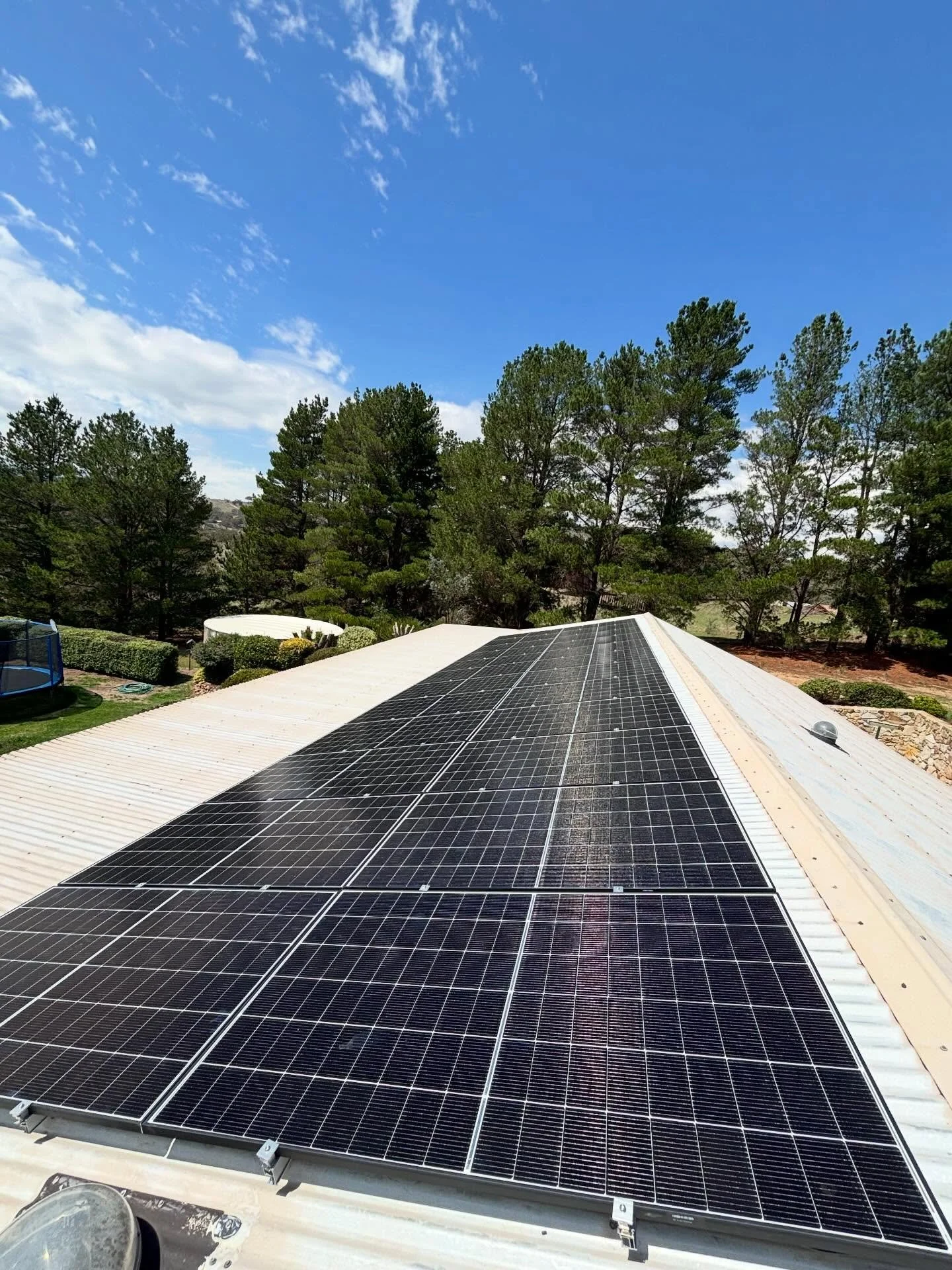 A recently completed PV and battery install in carwoola from a few days ago 

☀️ 12.4kw solar 

🔋 20kwh sungrow BESS 

🖥️ SH10.ORS hybrid inverter 

💥 full home back up