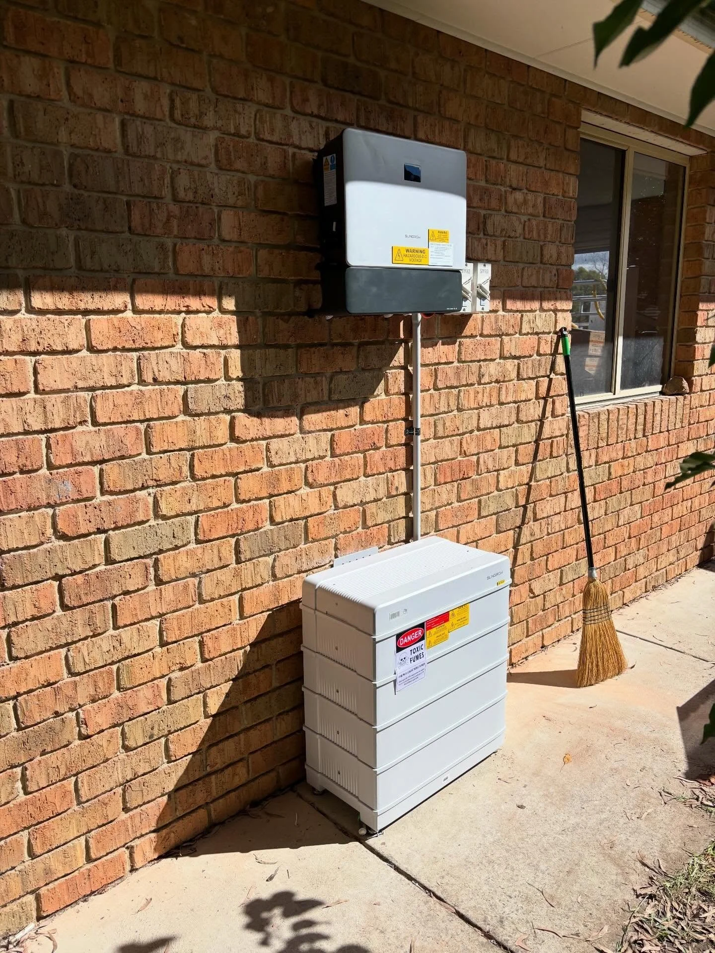 Saturday shift ✅ 

7.14KWH solar system 
5 kWh inverter 
12.8kwh battery 
Full switchboard upgrade with partial homeback up 
And 6 ceiling fans