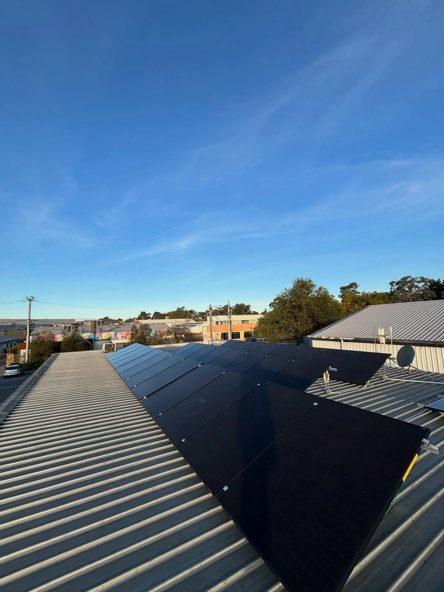 Another one done for our clients in Fyshwick 

Additional 12.6 KW solar tilted 330 degrees north west at 27degree tilt to partner an existing 13kw system 

Sungrow SH15T / SG10RT inverters 

Sungrow SBH25 x2 for 50kwh of battery power