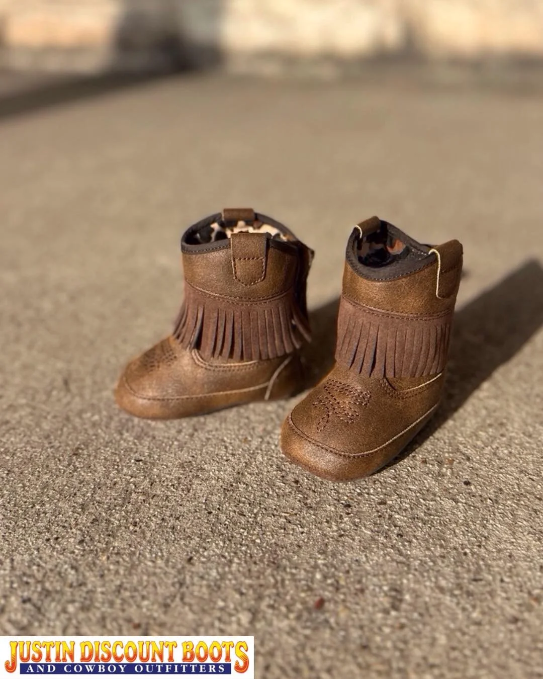 You will absolutely never be wrong while wearing fringe.

| @mfwestern |
&bull;
&bull;
#JDB #justindiscountboots #justindiscountbootsandcowboyoutfitters #justintx #westernfashion #rodeofashion #ranchfashion #westernvibes #rodeovibes #ranchvibes