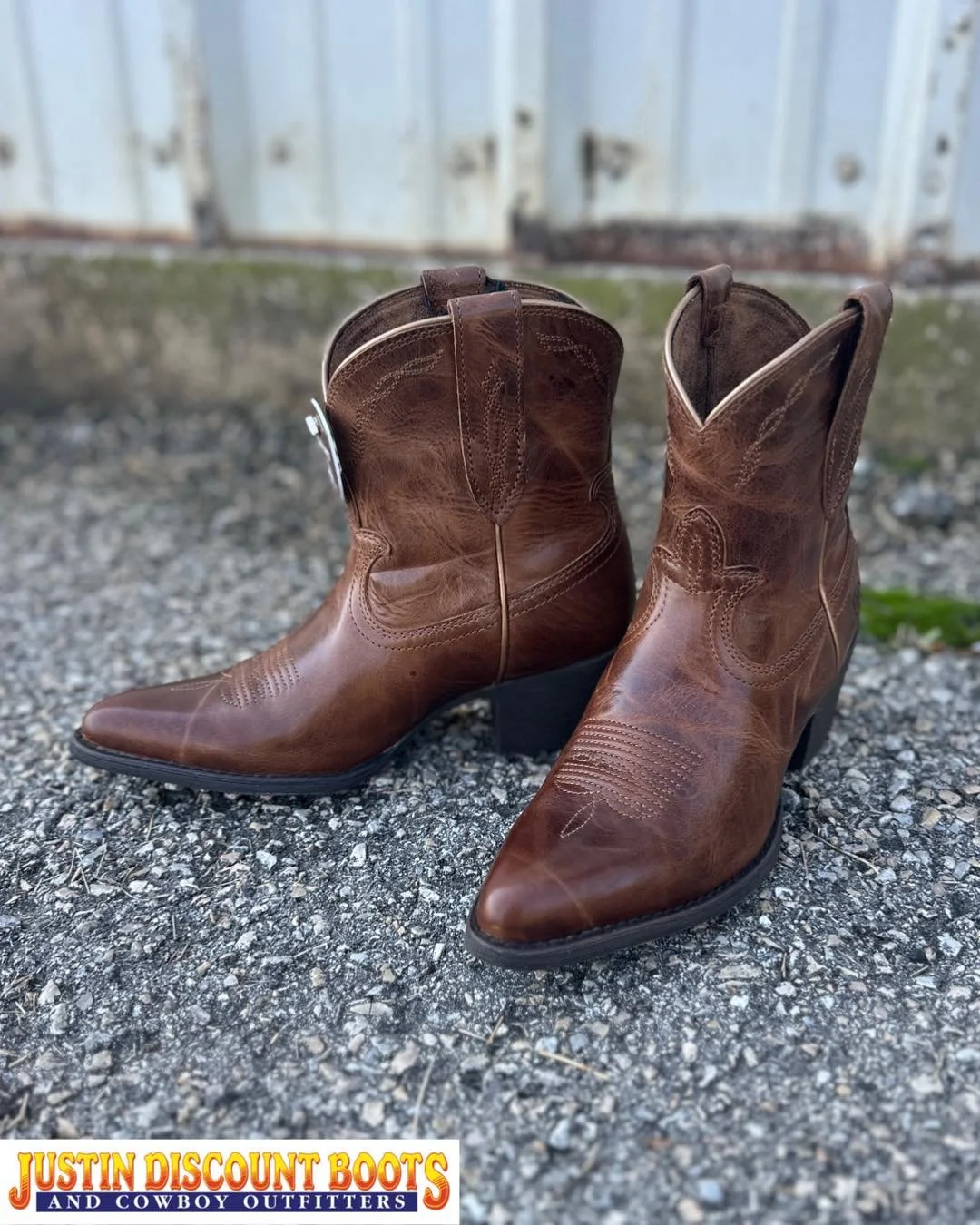 🔔 Boot of the Week 🔔

Endlessly versatile with distinctive western flair, our Maggie boot is destined for spring festivals, summer cookouts, and fall apple picking. A pointed toe and fleur-de-lis stitching give it a modern edge; the wearable heel i
