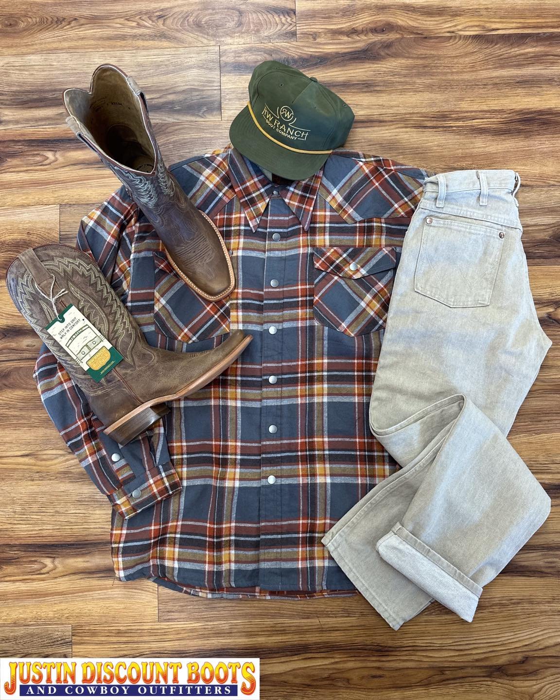 🌵 Western Wednesday 🌵

Comfy, warm, and ready for all those holiday festivities!!

Jeans: @wrangler $19.95
Shacket: @roperworld $26.95
Boots: @rwatsonboots $192.50
Ball cap: @rwatsonboots $26.95
&bull;
&bull;
#JDB #justindiscountboots #justindiscou