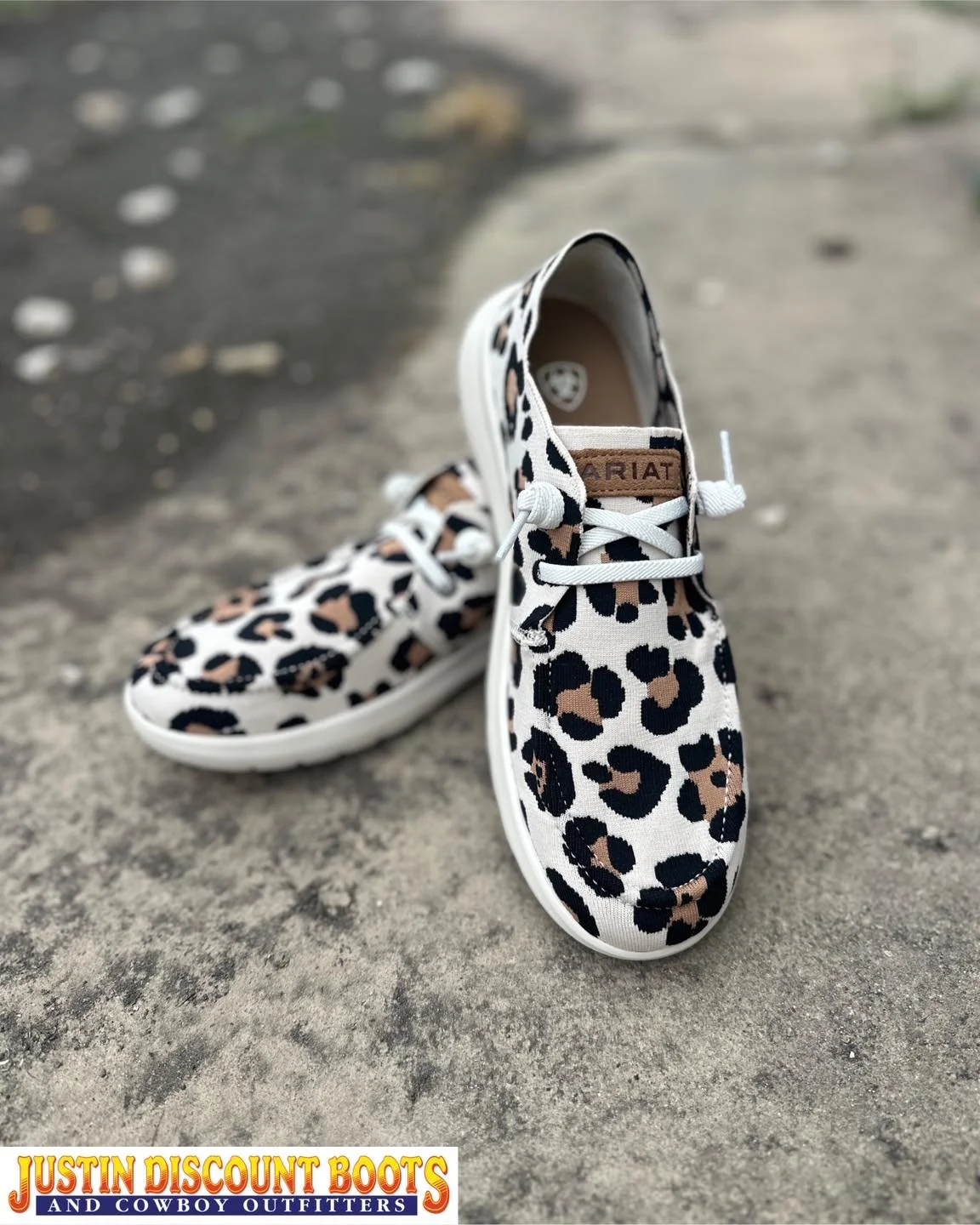 Rodeos to river floats. Backyard barbecues to beach bonfires. Comfy-cushy Hilo shoes are ready to chill when you are. This one has a collapsible heel that you can fold down for slip-on-and-off ease. &mdash; @ariatinternational 
&bull;
&bull;
#JDB #ju