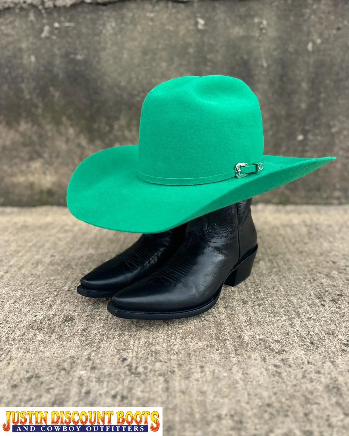 🔔 Boot of the Week 🔔

Y&rsquo;ALL 🍀 we may have caught a leprechaun 🍀 

Just kidding but we do have the cutest green @baileywestern felt to go with your new black Derby&rsquo;s by @tonylamaboots! Happy St. Patrick&rsquo;s day friends!
&bull;
&bul
