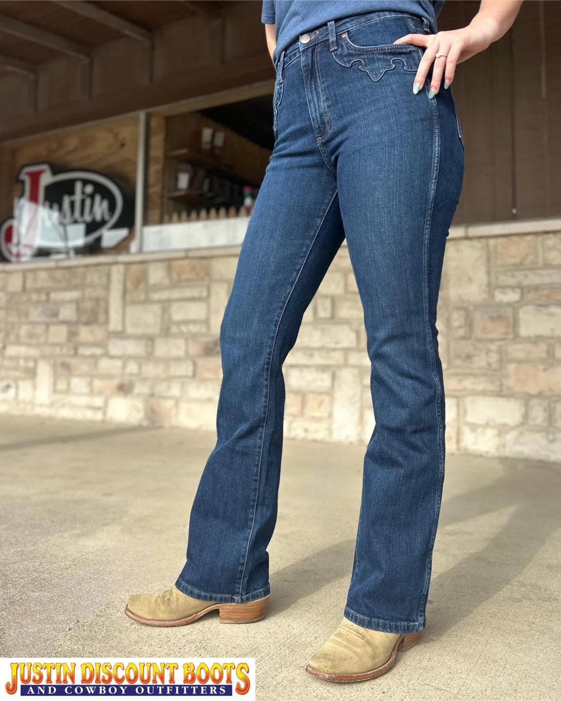 Our Women&rsquo;s Wrangler Retro&reg; Bailey High Rise Bootcut Jean sets the bar high with a waist-nipping silhouette, a close fit through the thigh, and a slightly flared 17&rdquo; leg opening that goes perfectly over boots. It&rsquo;s crafted from 