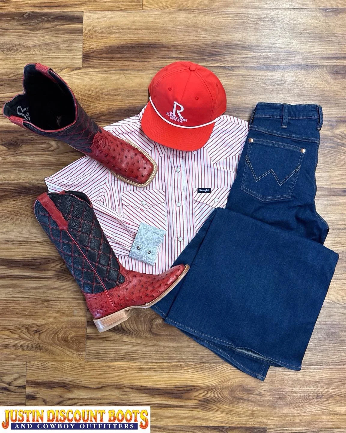 🎀 Fashion Friday 🎀

LET&rsquo;S RODEO 🤠 

Jeans: @wrangler $62.95
Shirt: @wrangler $22.95
Boots: @rwatsonboots $350.50
Ball Cap: @rwatsonboots $29.95
&bull;
&bull;
#JDB #justindiscountboots #justindiscountbootsandcowboyoutfitters #justintx #wester