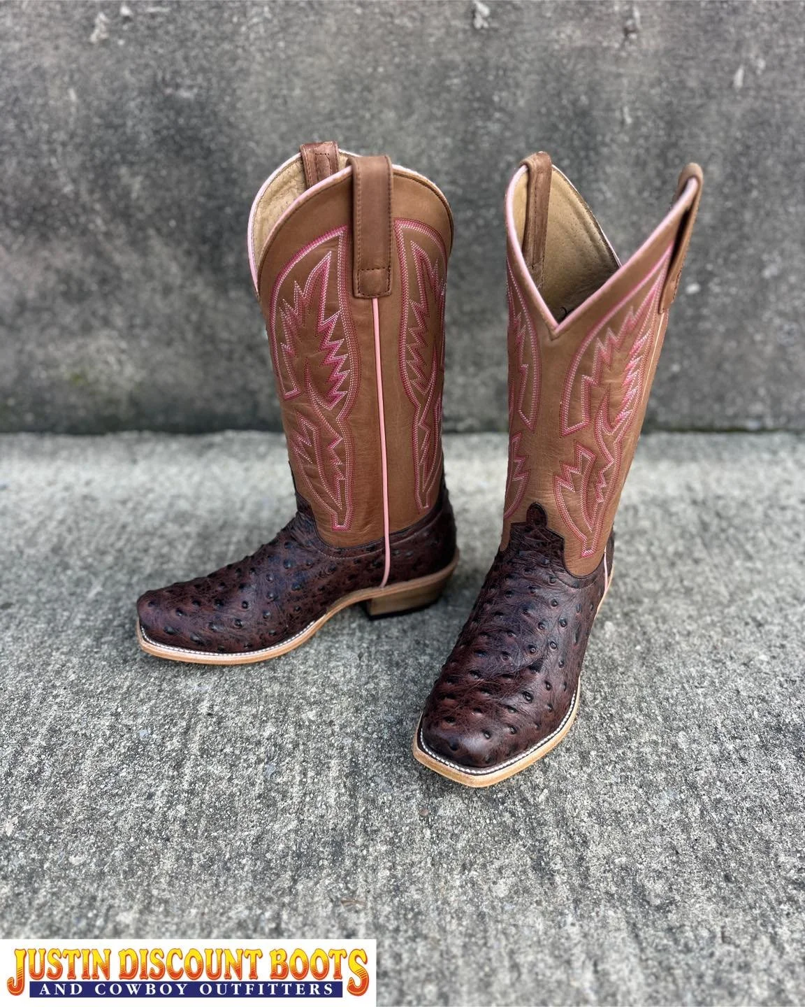 In my quills era 😉 

| @maciebeanboots |
&bull;
&bull;
#JDB #justindiscountboots #justindiscountbootsandcowboyoutfitters #justintx #westernfashion #rodeofashion #ranchfashion #westernvibes #rodeovibes #ranchvibes #maciebeanboots