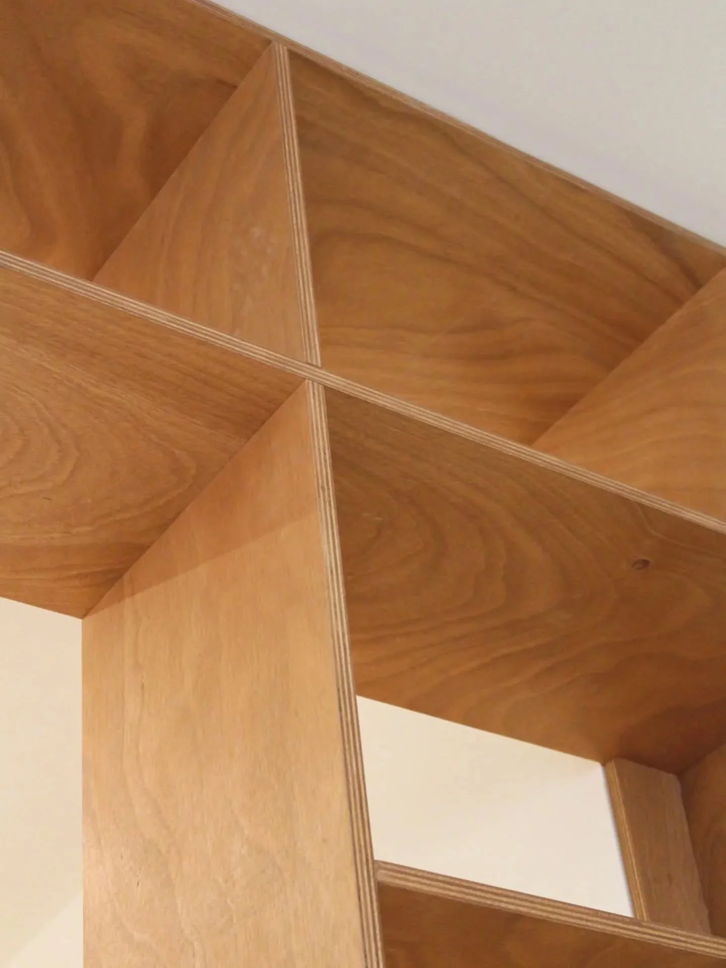 PROJET SAINT-FRAN&Ccedil;OIS

Appartement 2 

Fabrication et pose d'un ensemble de menuiserie en contreplaqu&eacute; okoum&eacute; et MDF stratifi&eacute; pour un appartement dans le centre de Bordeaux. 

Architecte d'int&eacute;rieur : @margotlemeta